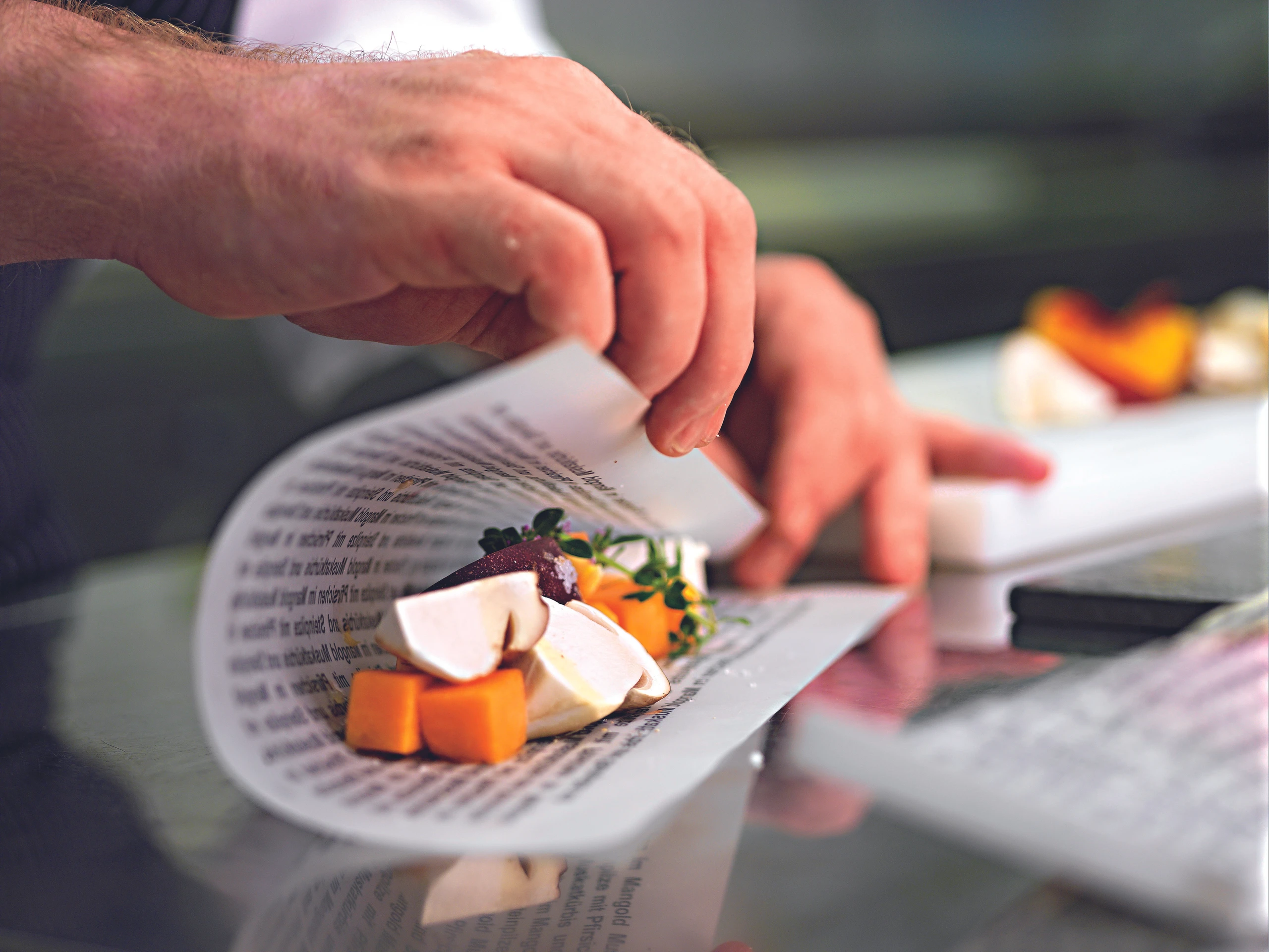 Kürbis, Steinpilze und Pfirsiche en Papillote