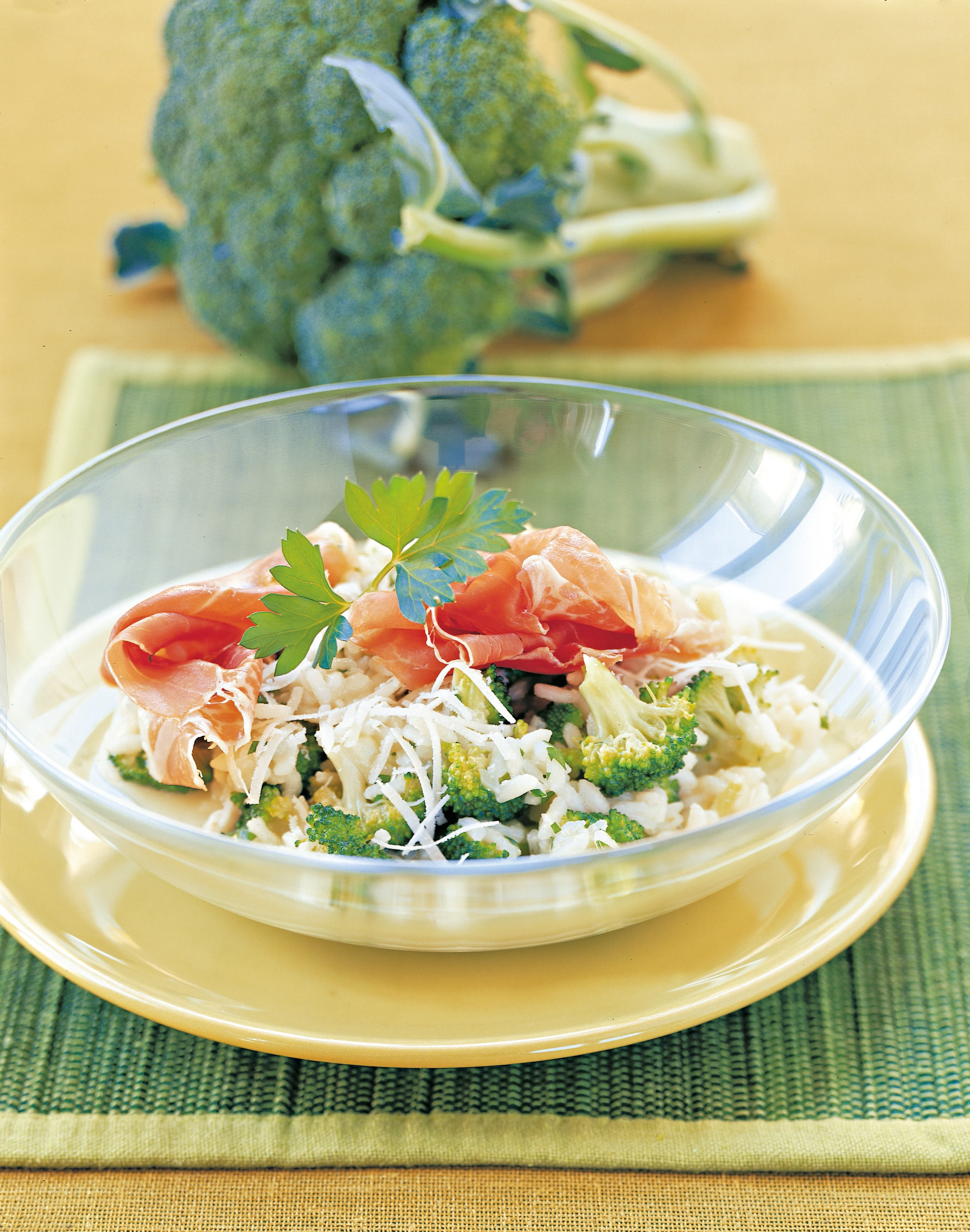 Brokkoli-Risotto mit Rohschinken