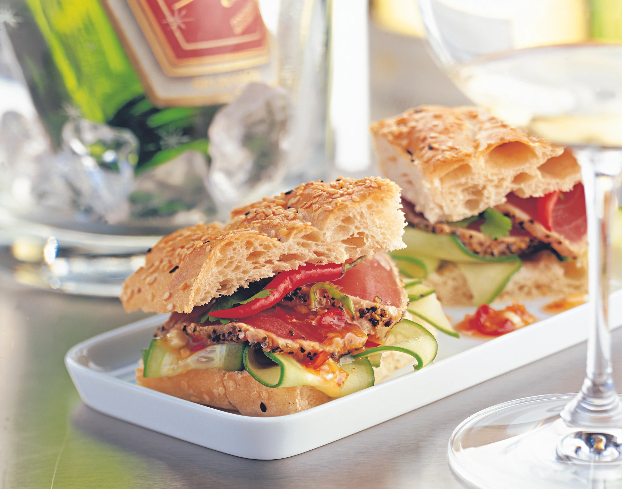 Tuna-Burger mit Chilisalsa