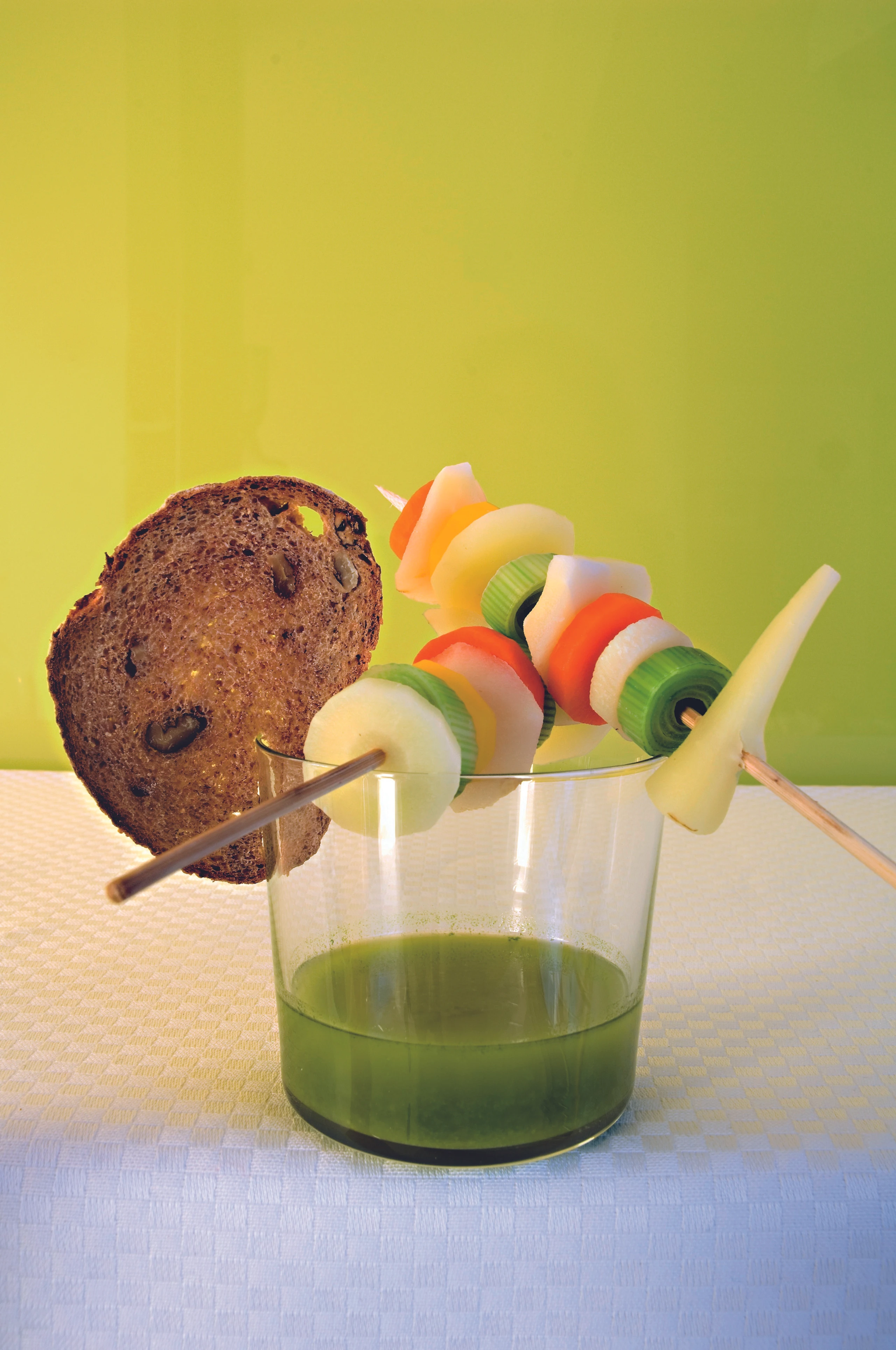 Gemüse-Spieße mit Petersil-Öl