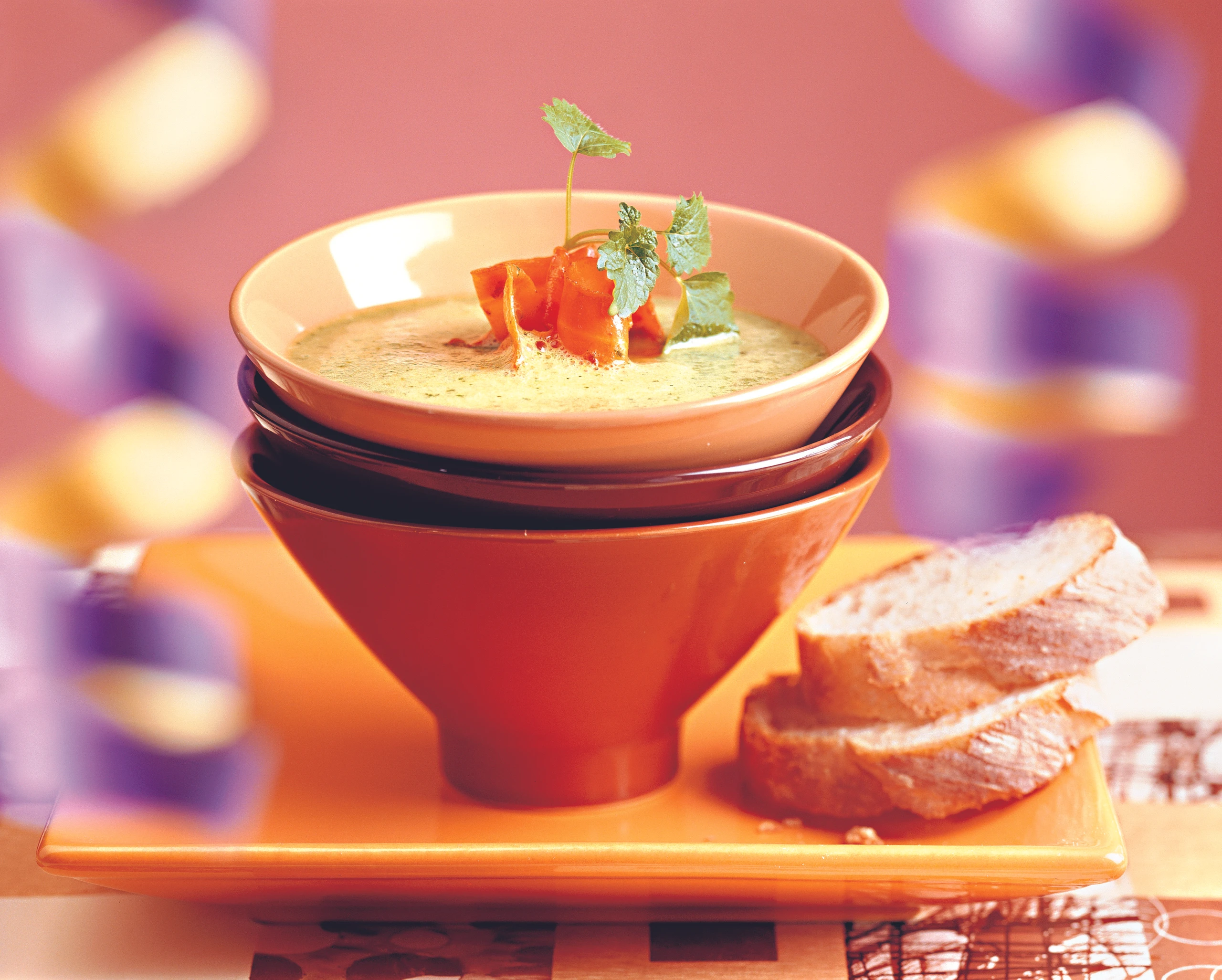 Kräutersuppe mit Karotten