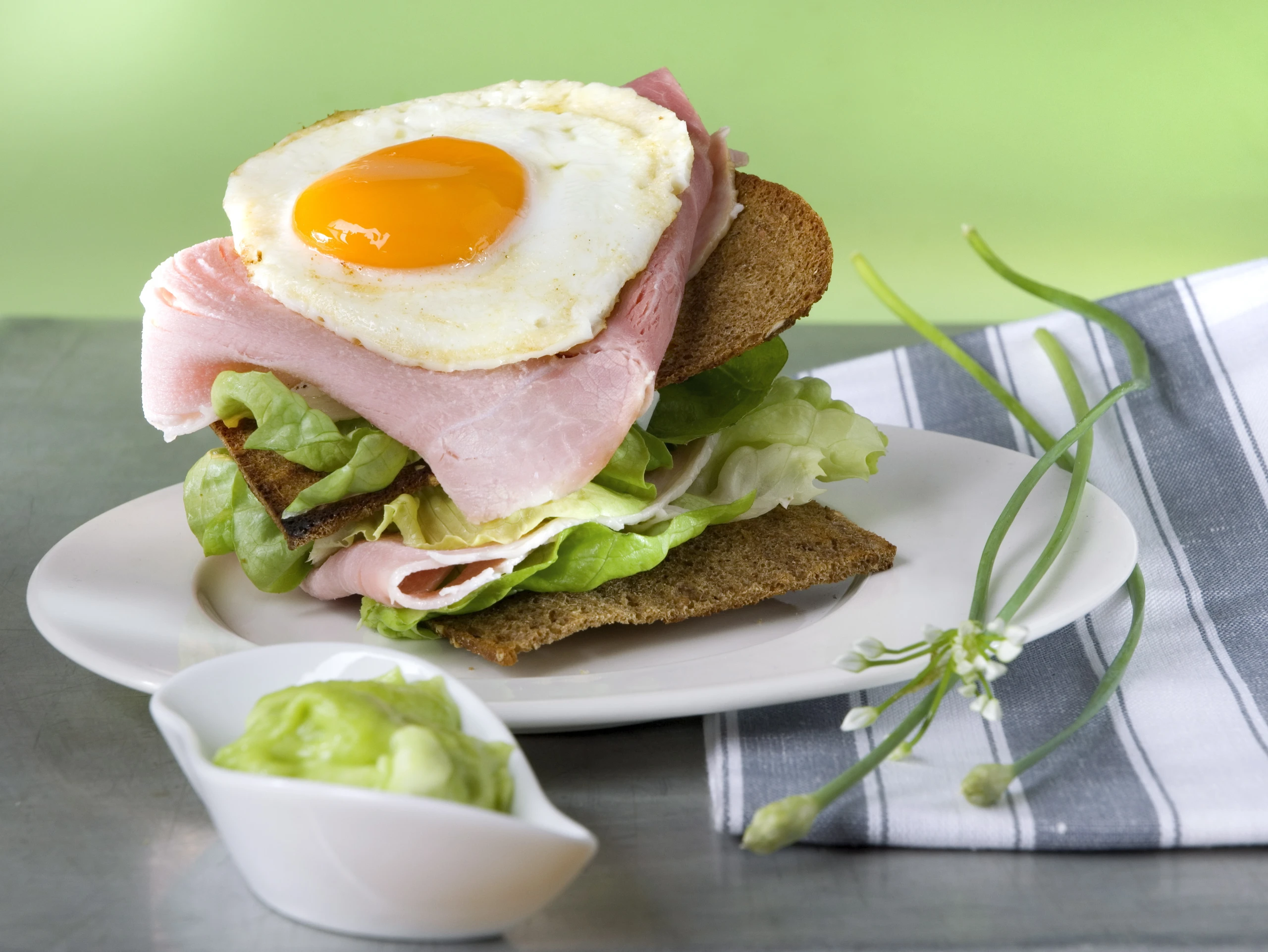 Osterschinken-Clubsandwich