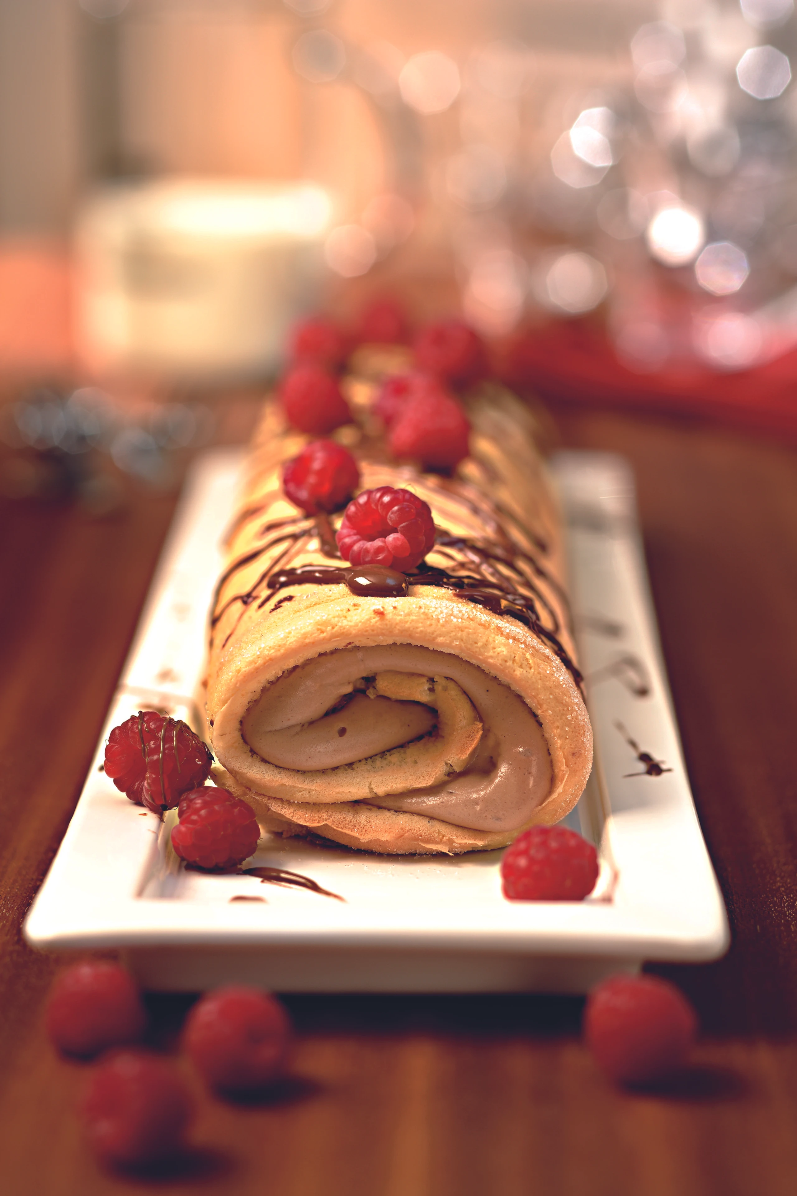 Nougatroulade mit Himbeeren