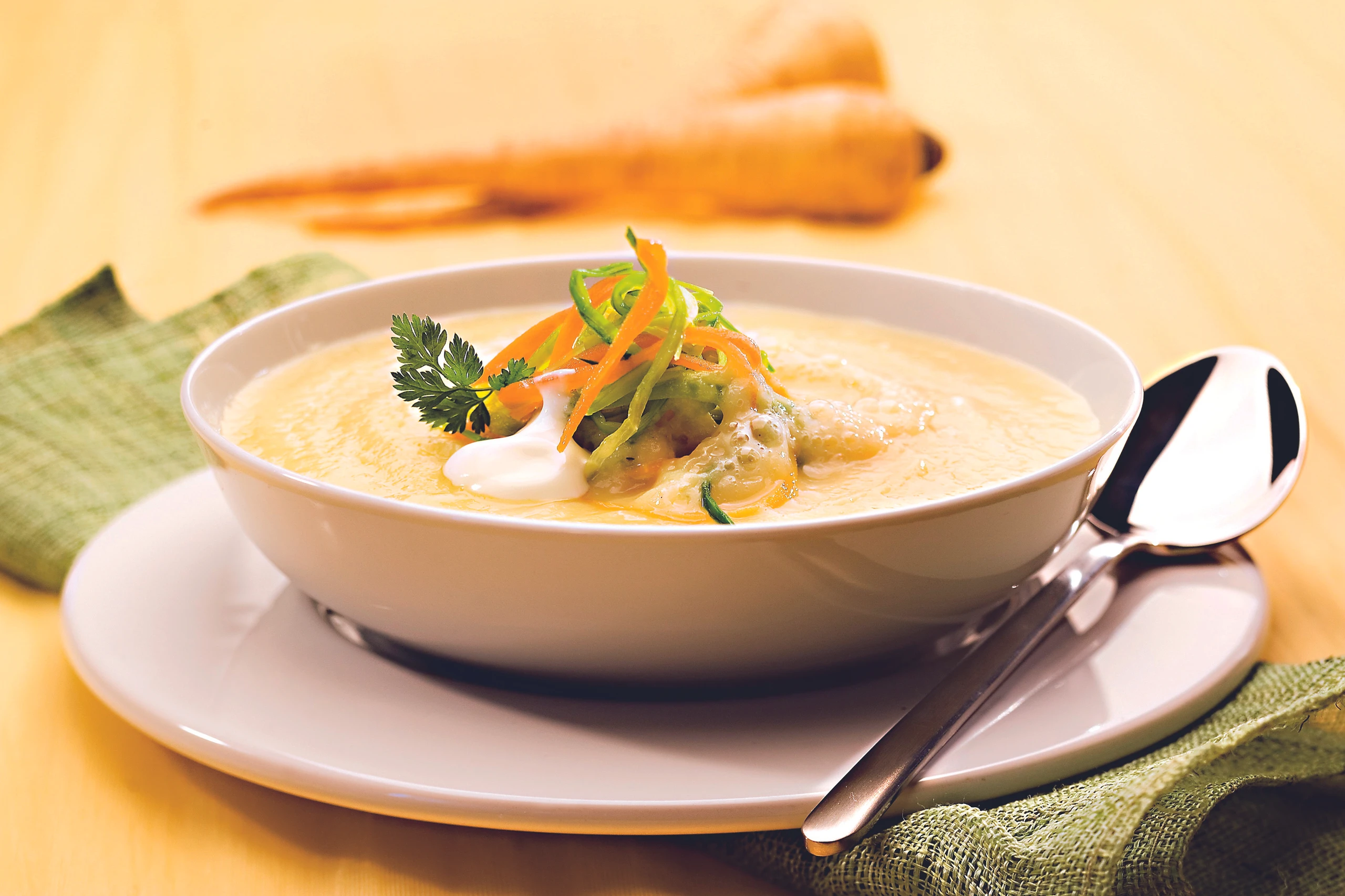 Pastinakensuppe mit Rahm