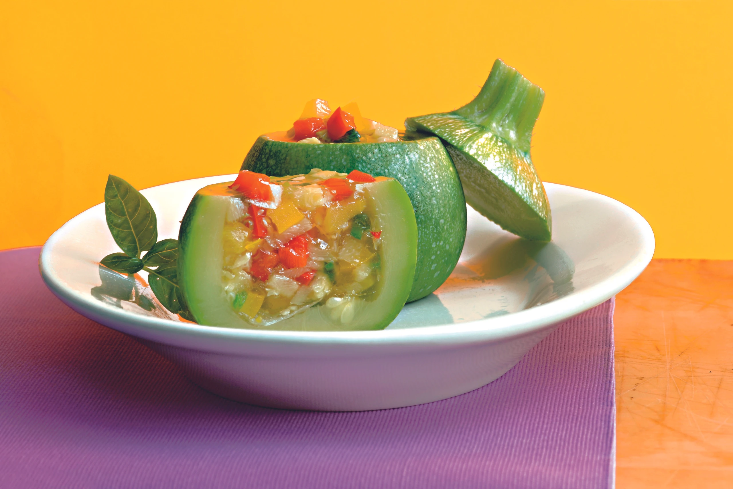 Zucchini mit Paprikafülle