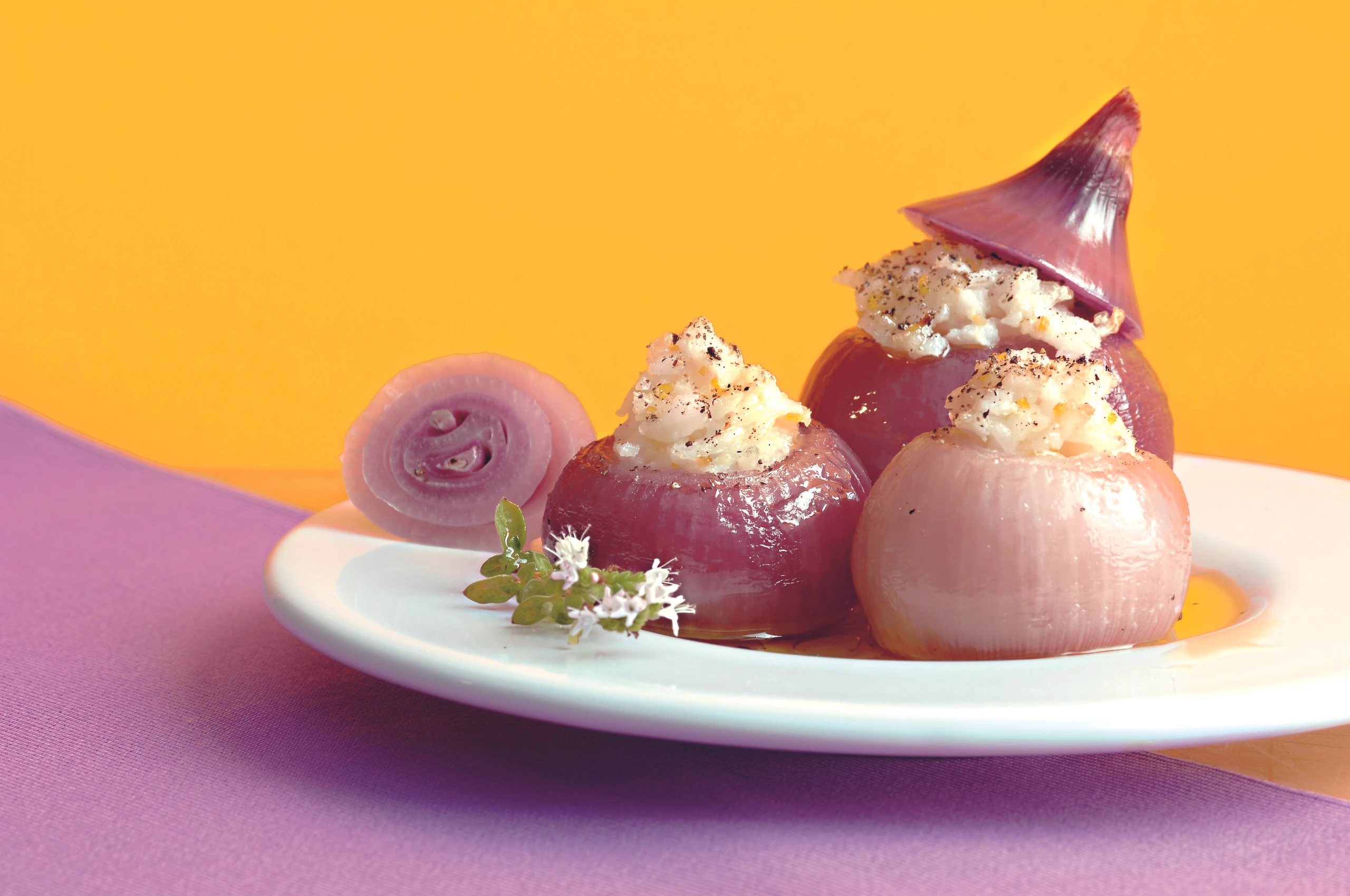 Ofenzwiebel mit Reis-Zitronenfülle