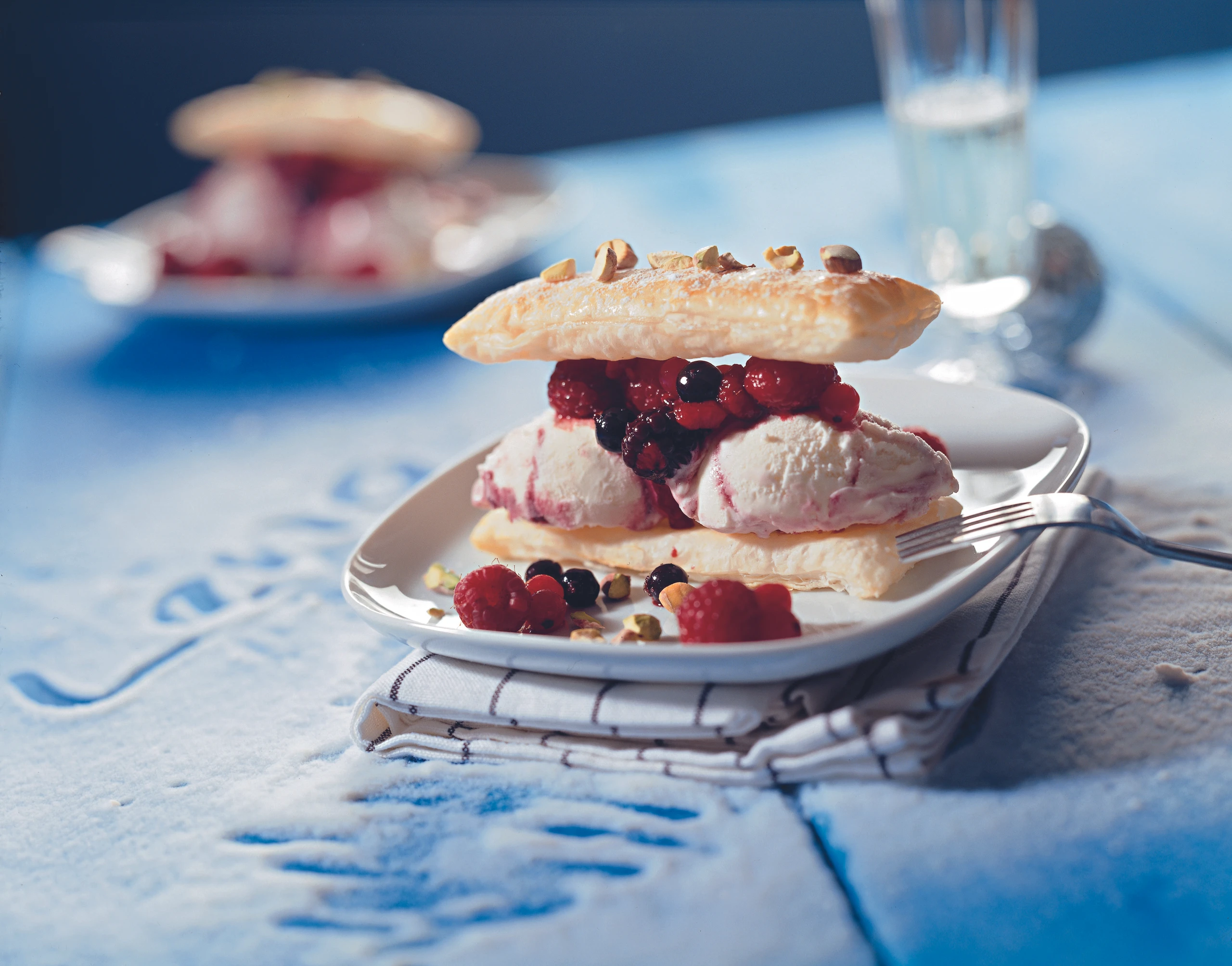 Waldbeer-Eiscreme-Schnitte