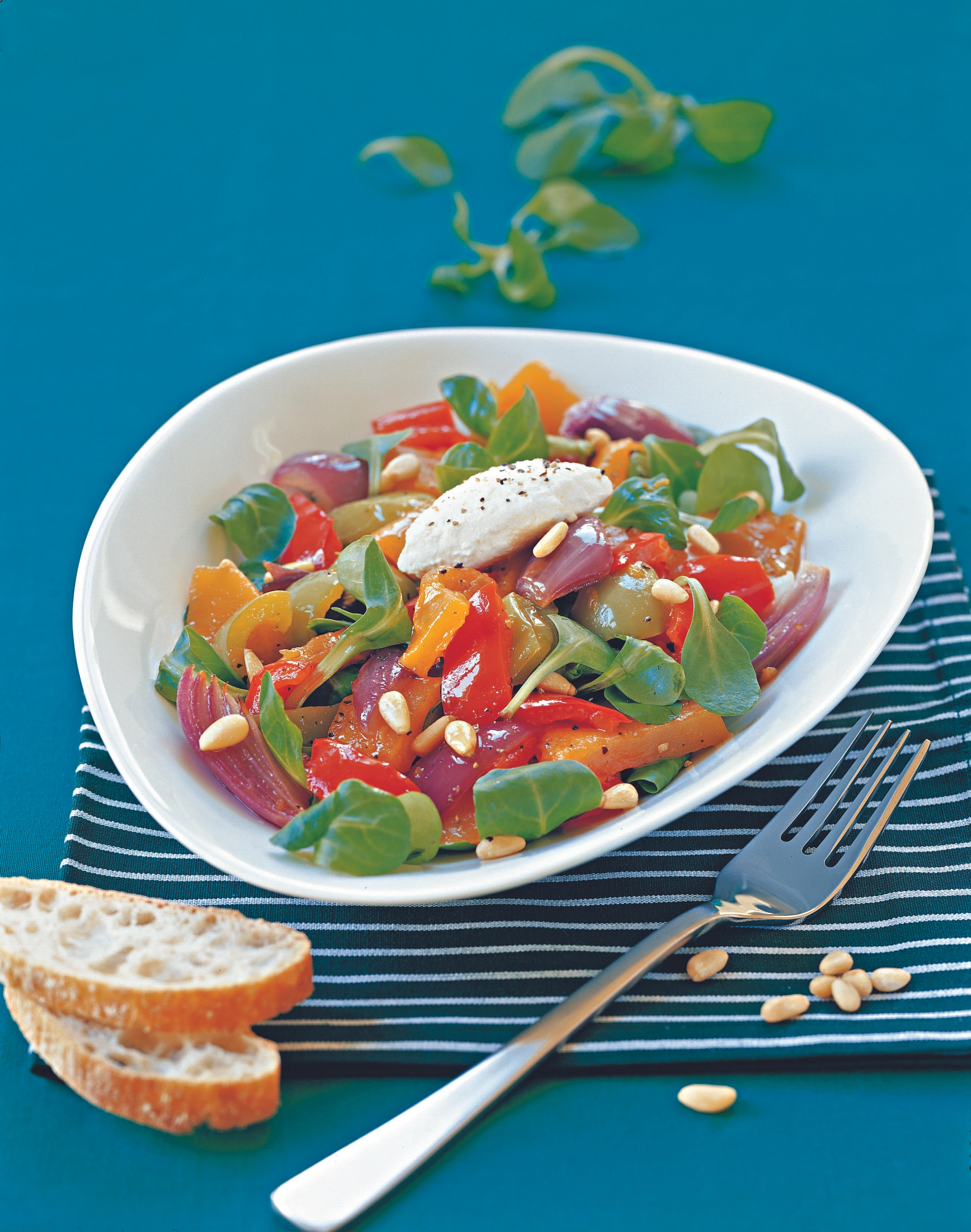 Gemüsesalat mit Ricotta