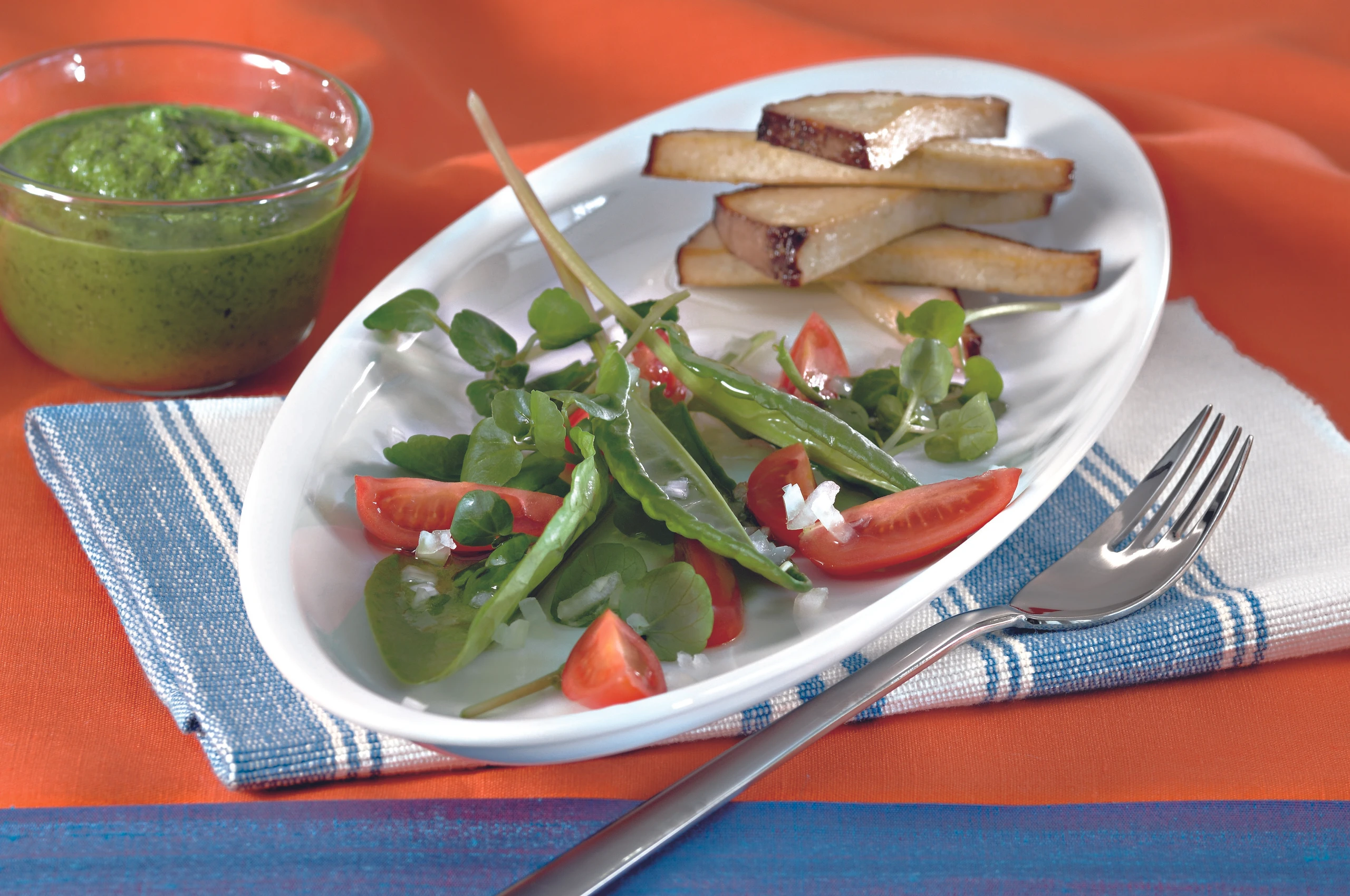 Kräuter-Salat mit Räuchertofu