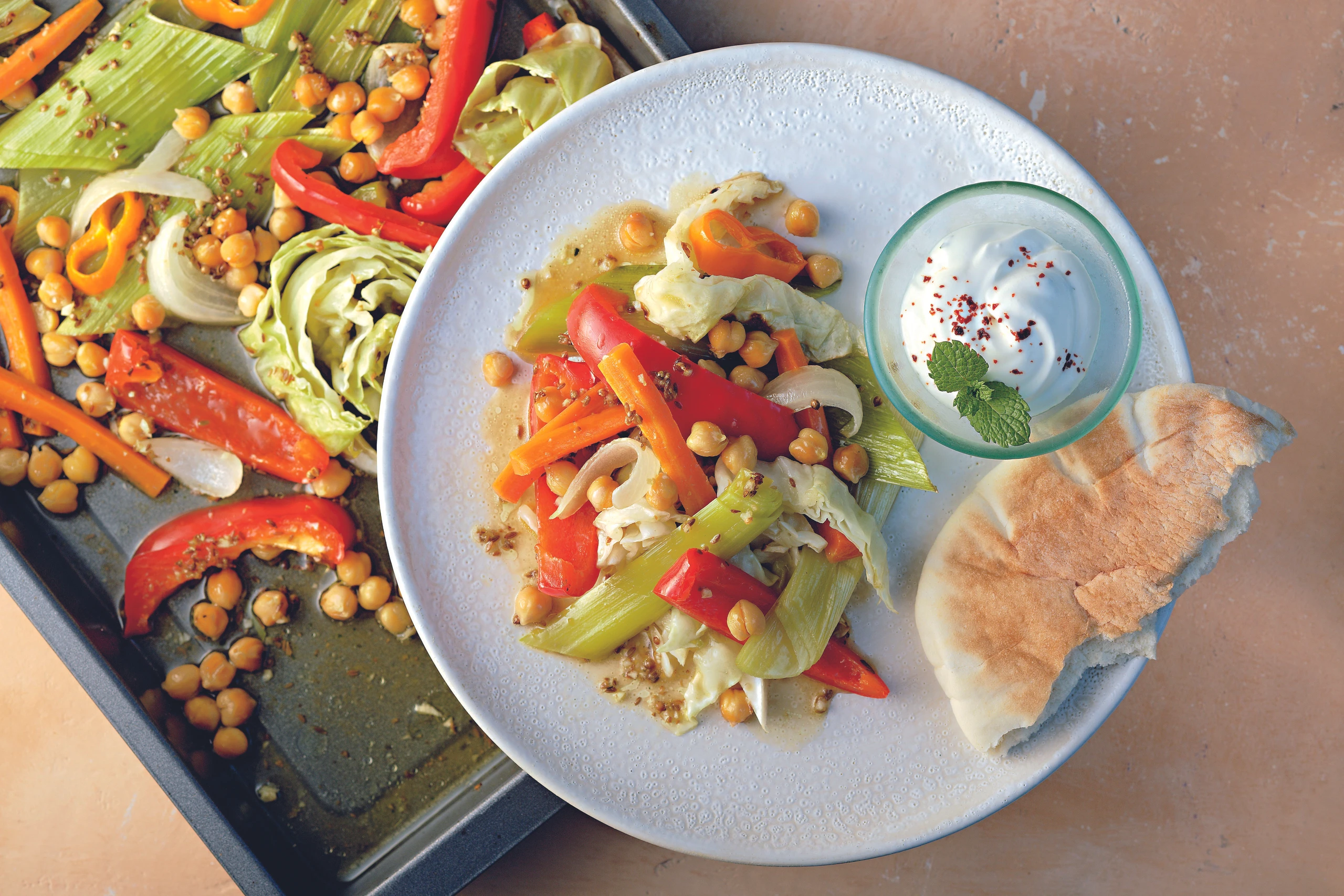 Marokkanisches Ofengemüse mit Minze-Dip