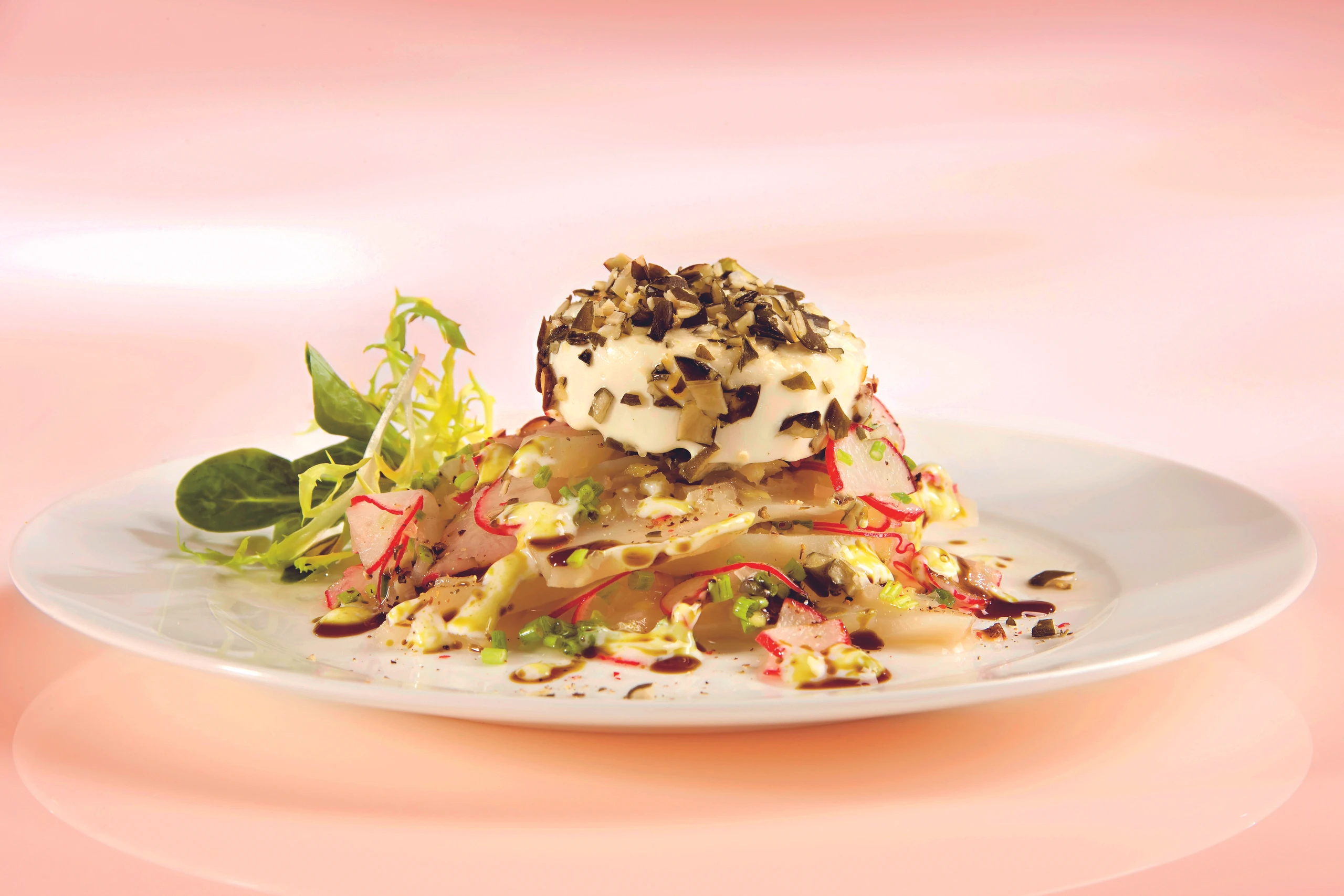 Ziegenkäse auf Topinambur-Salat