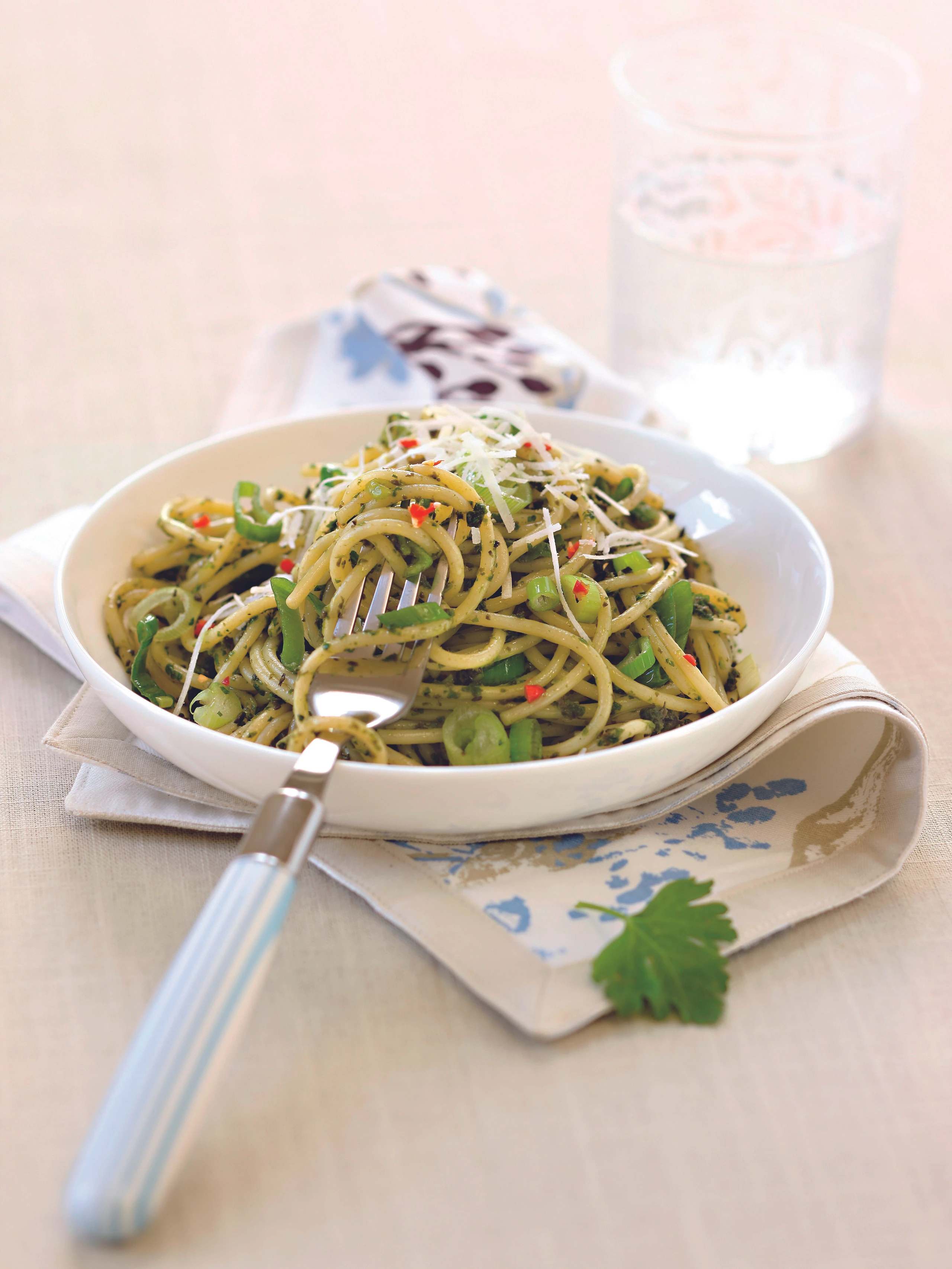 Spaghetti mit Olivenpesto