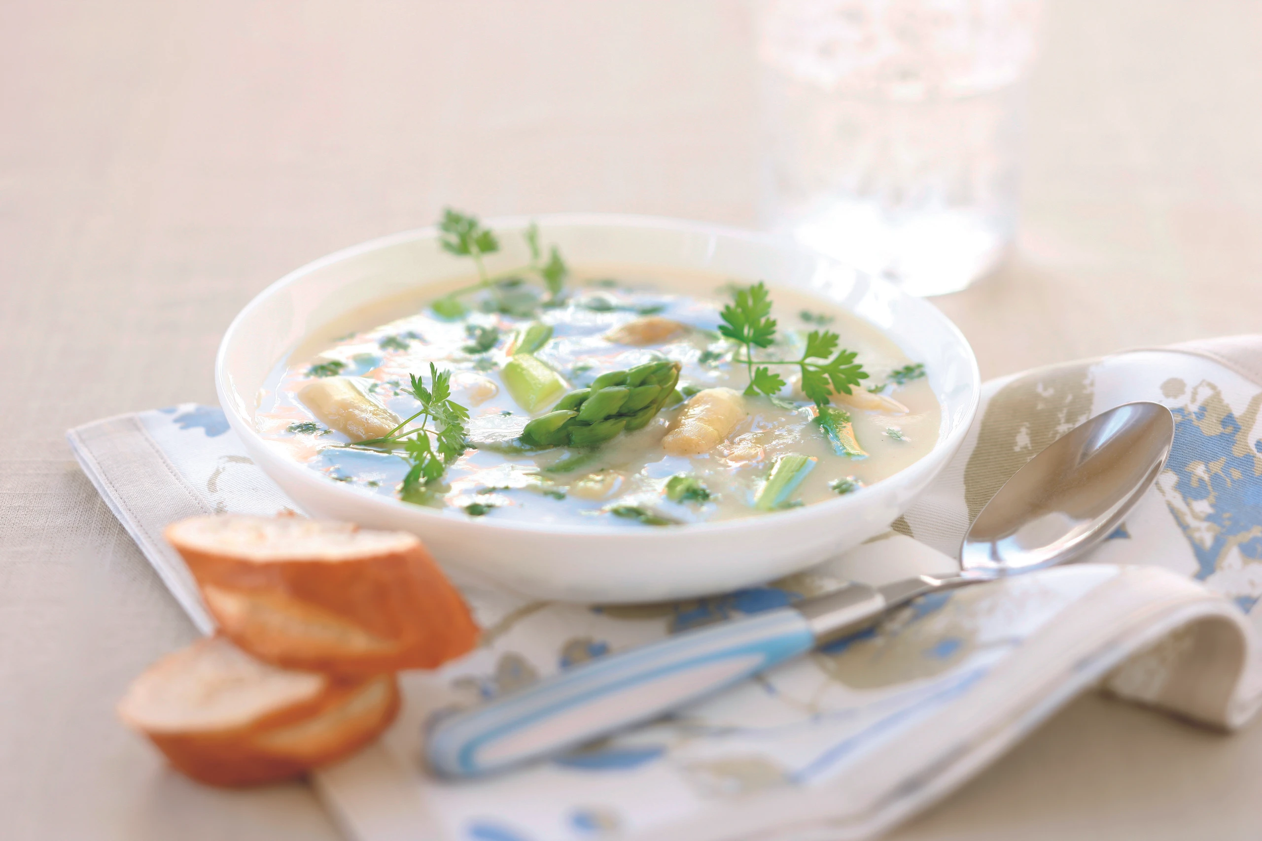 Spargelsuppe mit Vanille