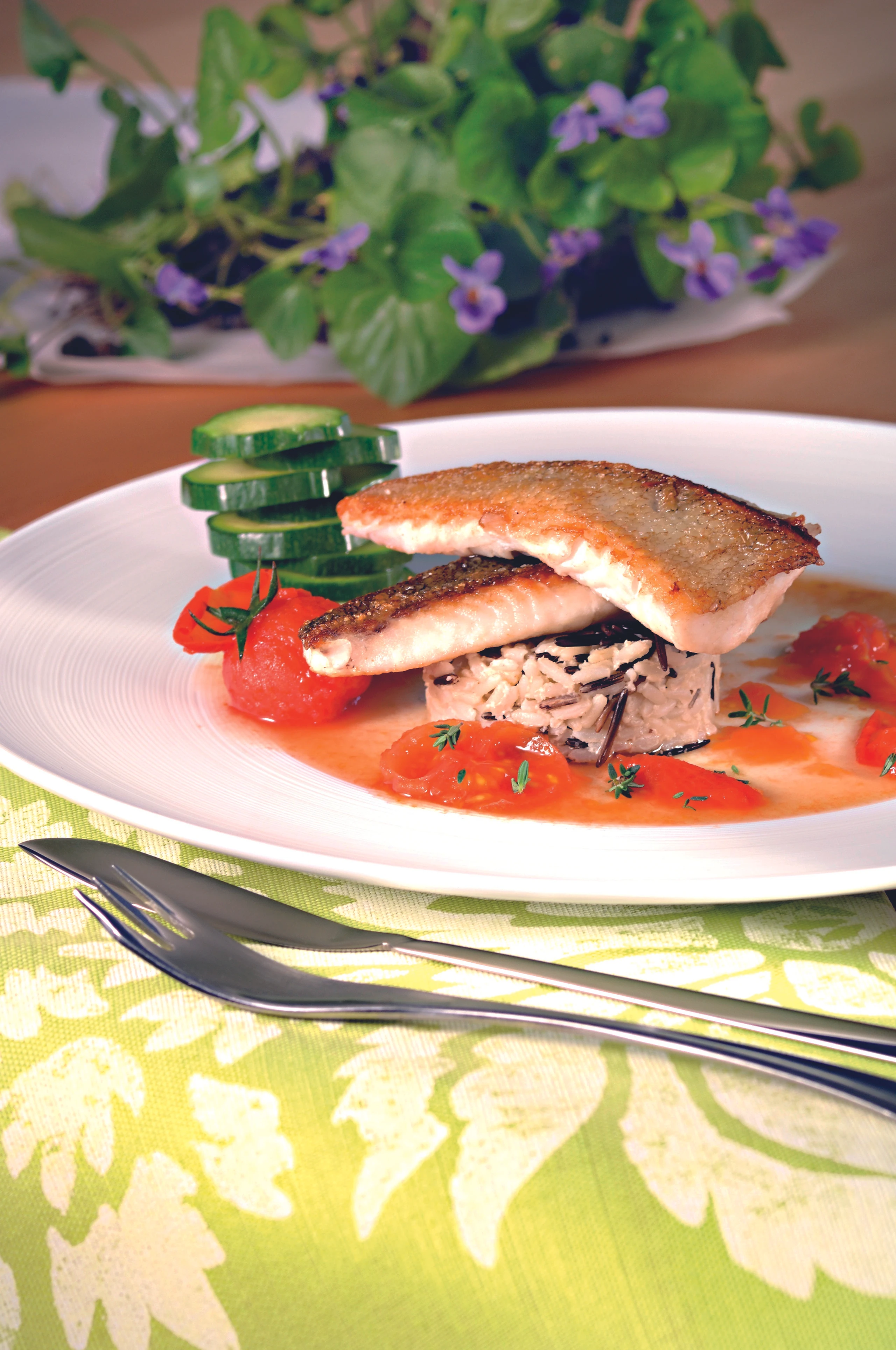 Zanderfilet mit Paradeiser-Thymianfond