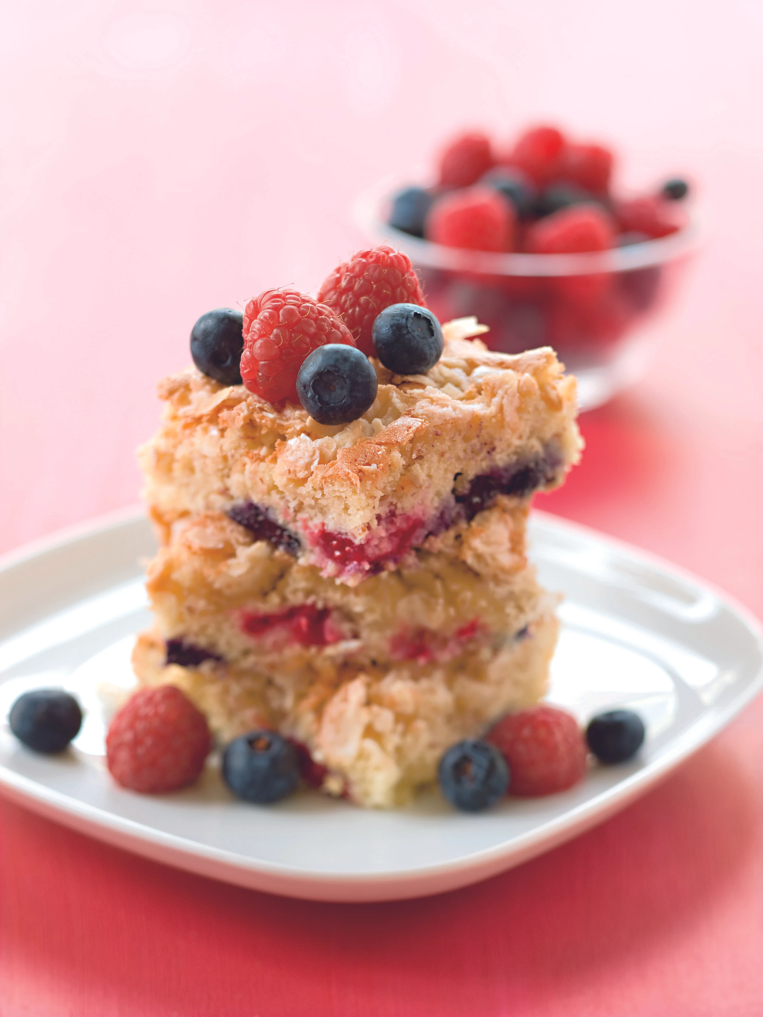 Mandel-Marzipankuchen mit Beeren