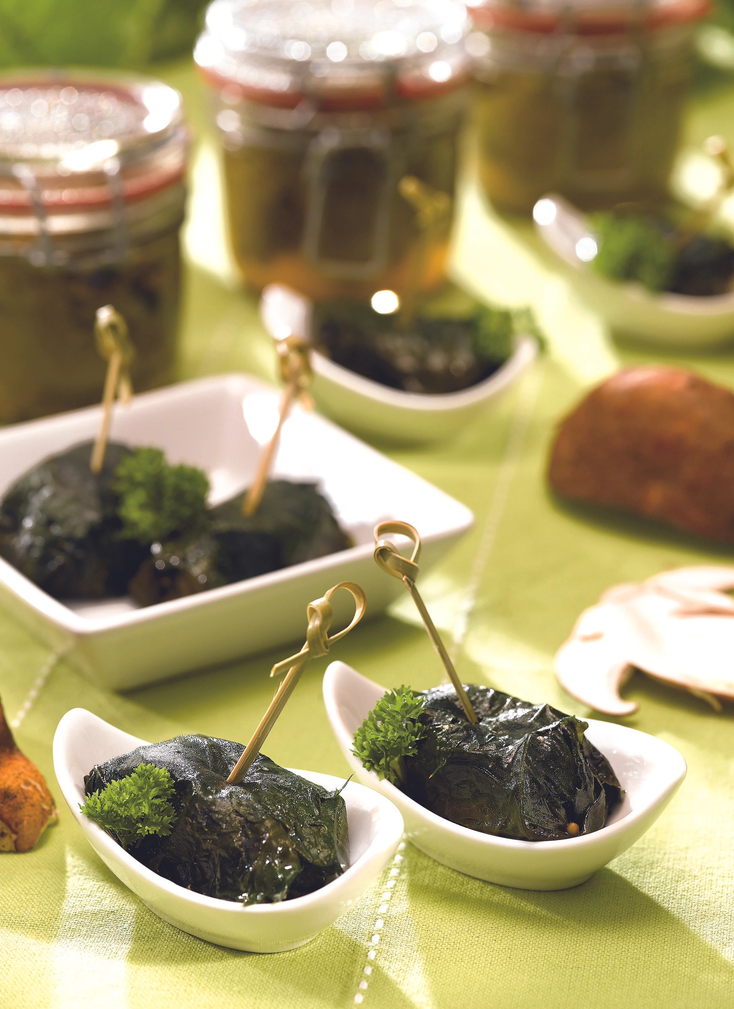 Gefüllte Hopfenblätter mit Pilzen und Schafkäse