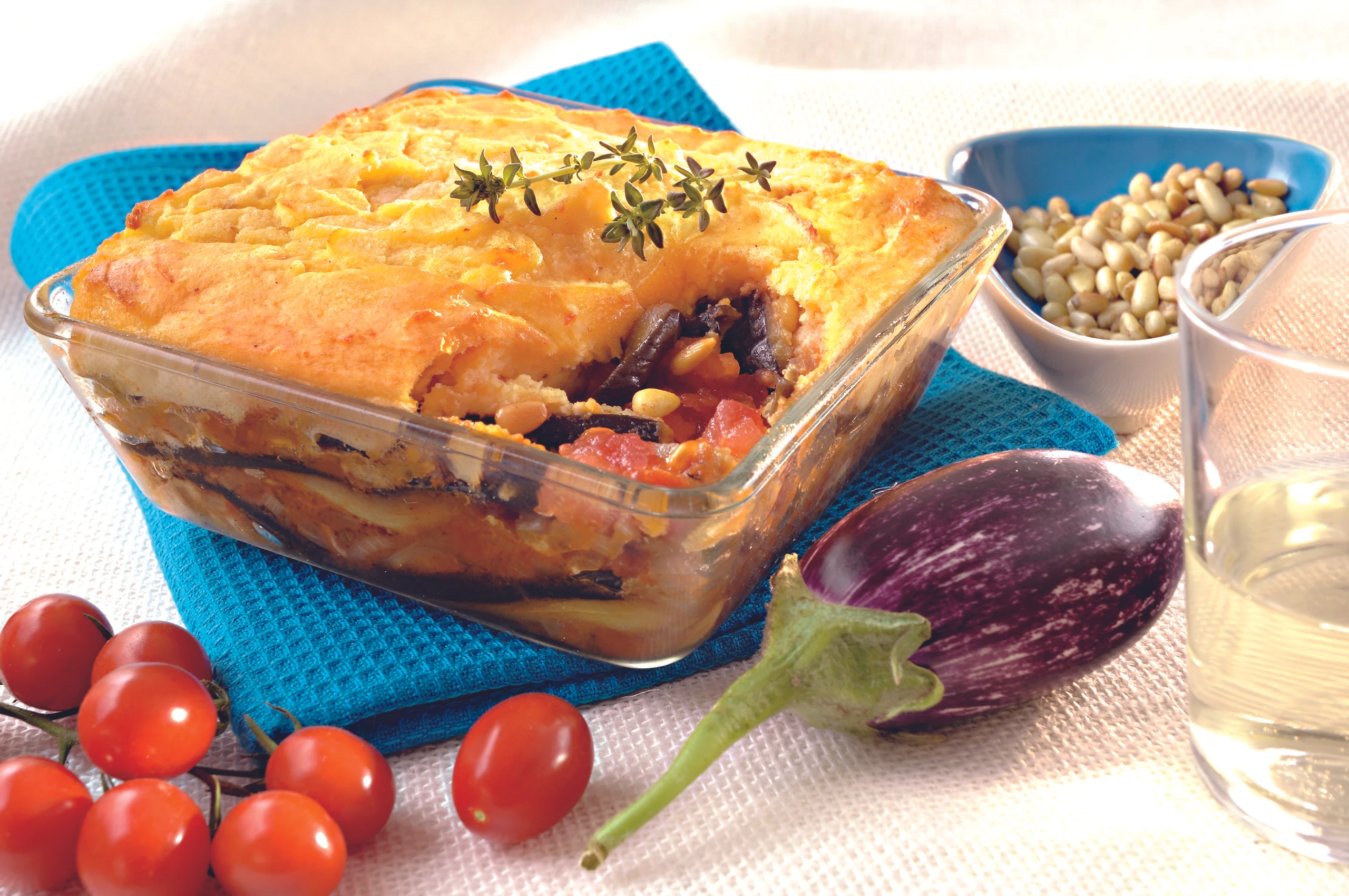 Melanzani-Moussaka mit Pignoli