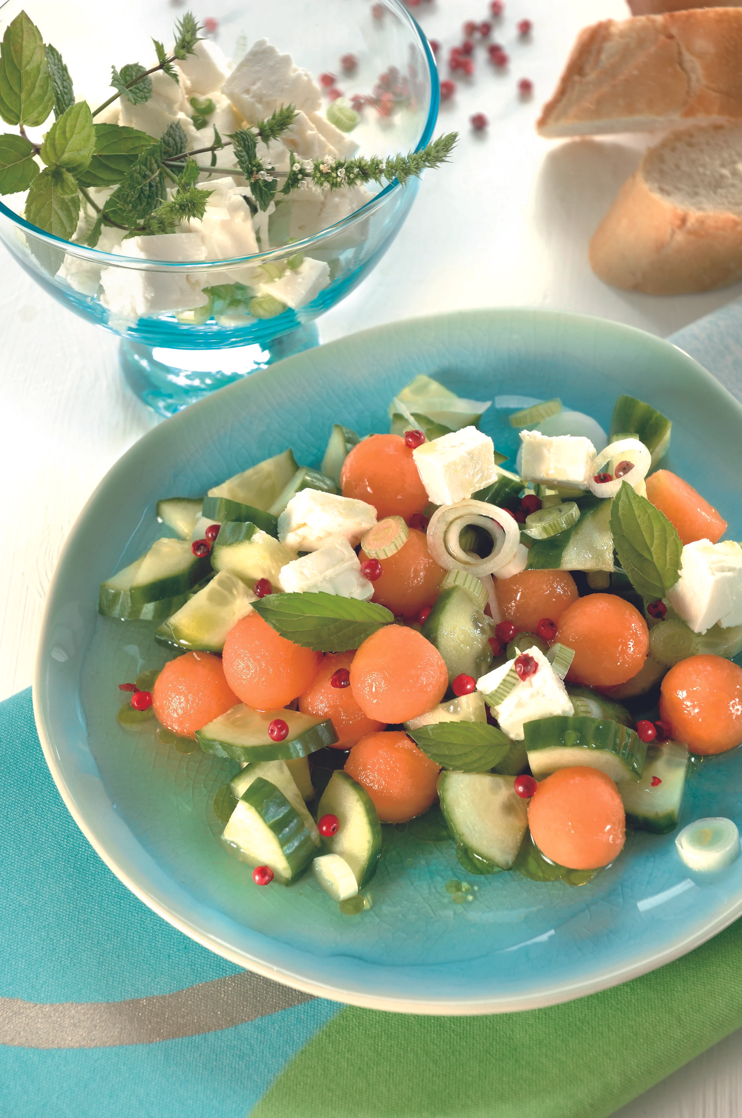 Gurken-Melonensalat mit Minze