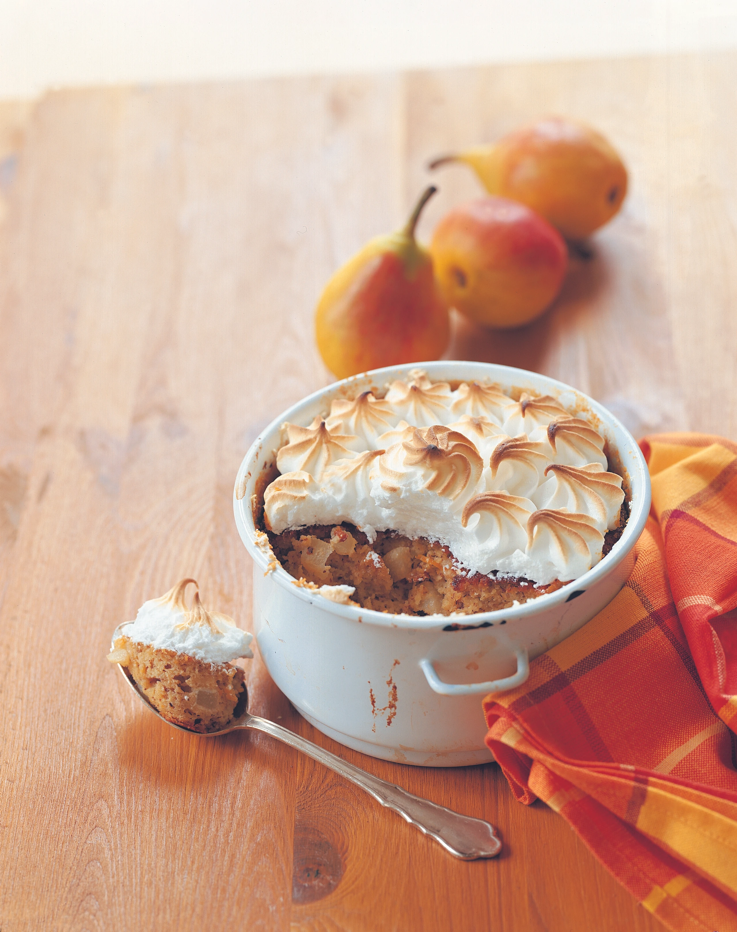 Birnen-Brotauflauf mit Schneehaube