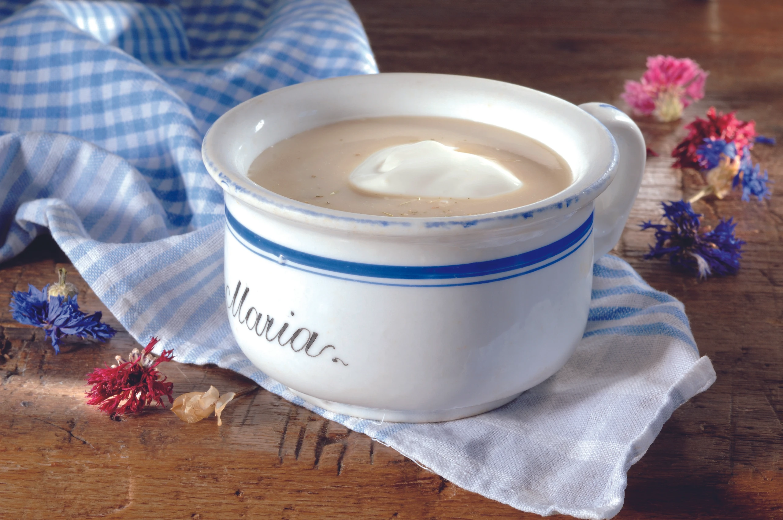 Bergwiesenheu-Rahmsuppe