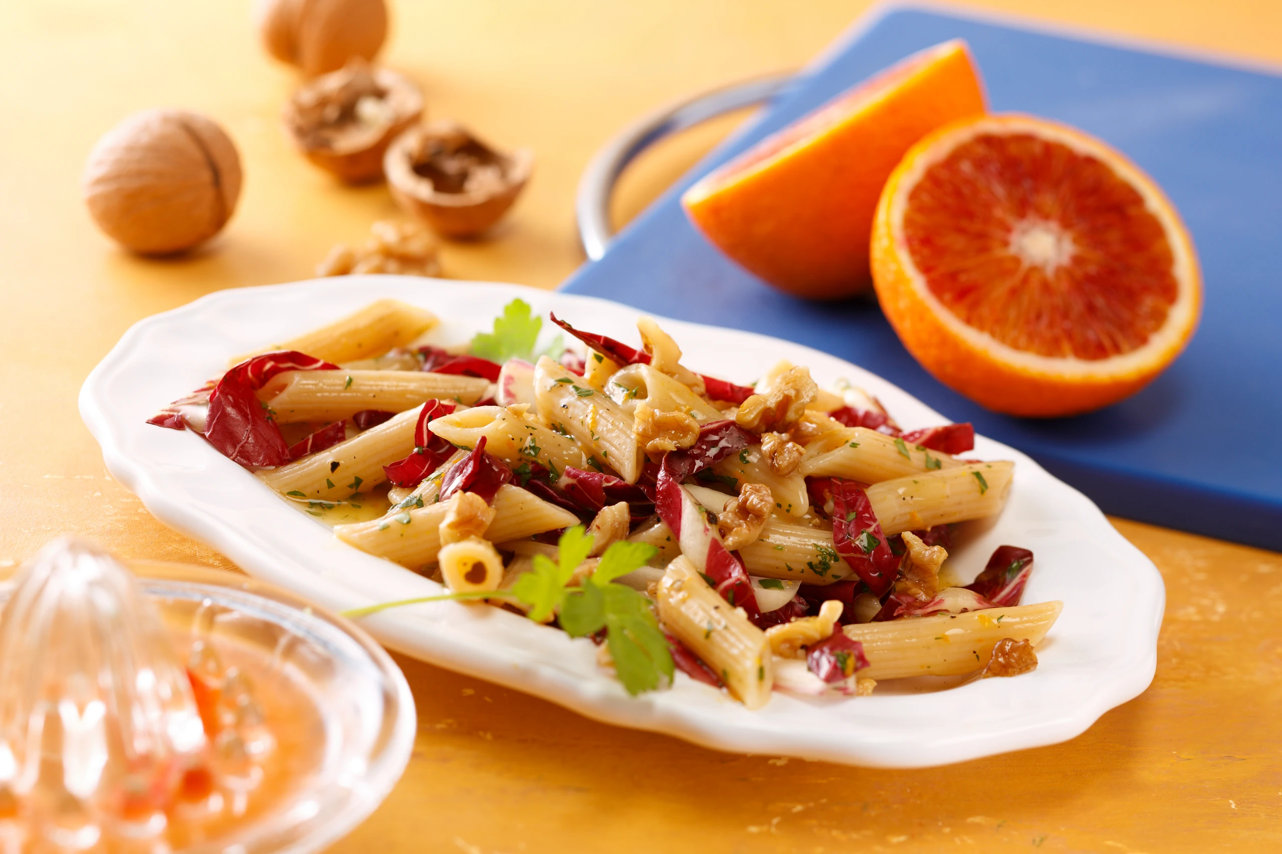 Pennette mit Radicchio und Walnüssen