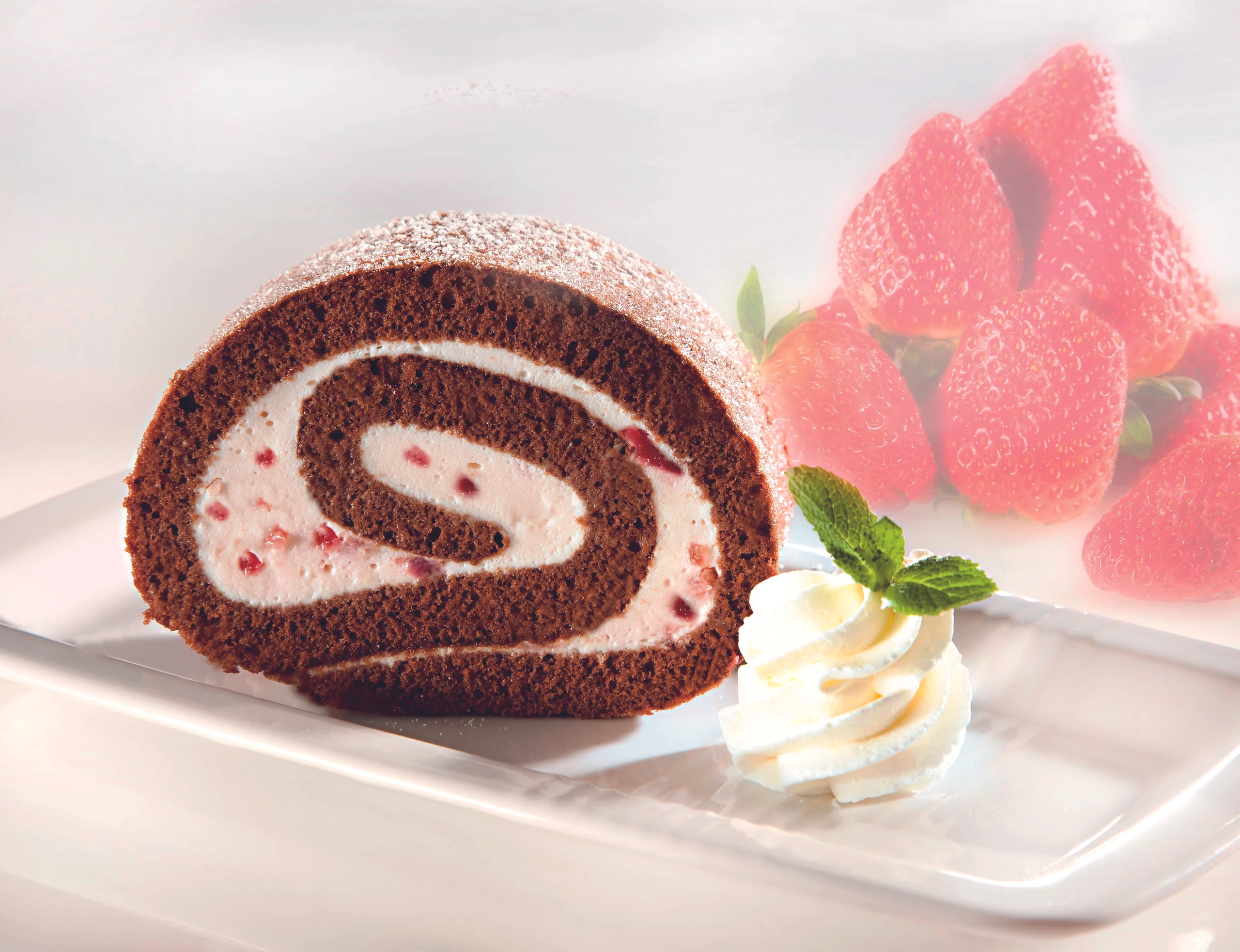 Schokolade-Erdbeer-Roulade