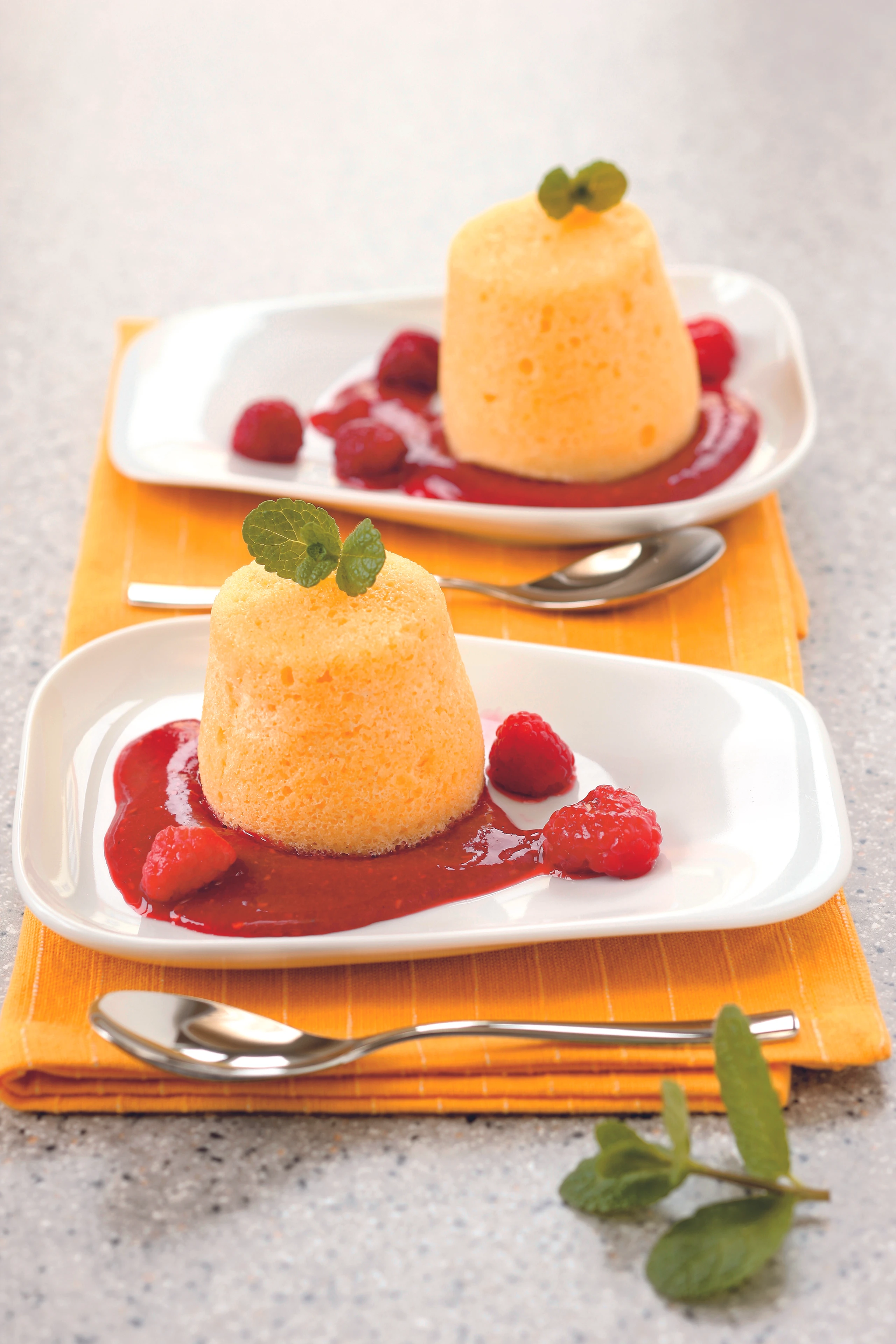 Grießauflauf mit Himbeersauce