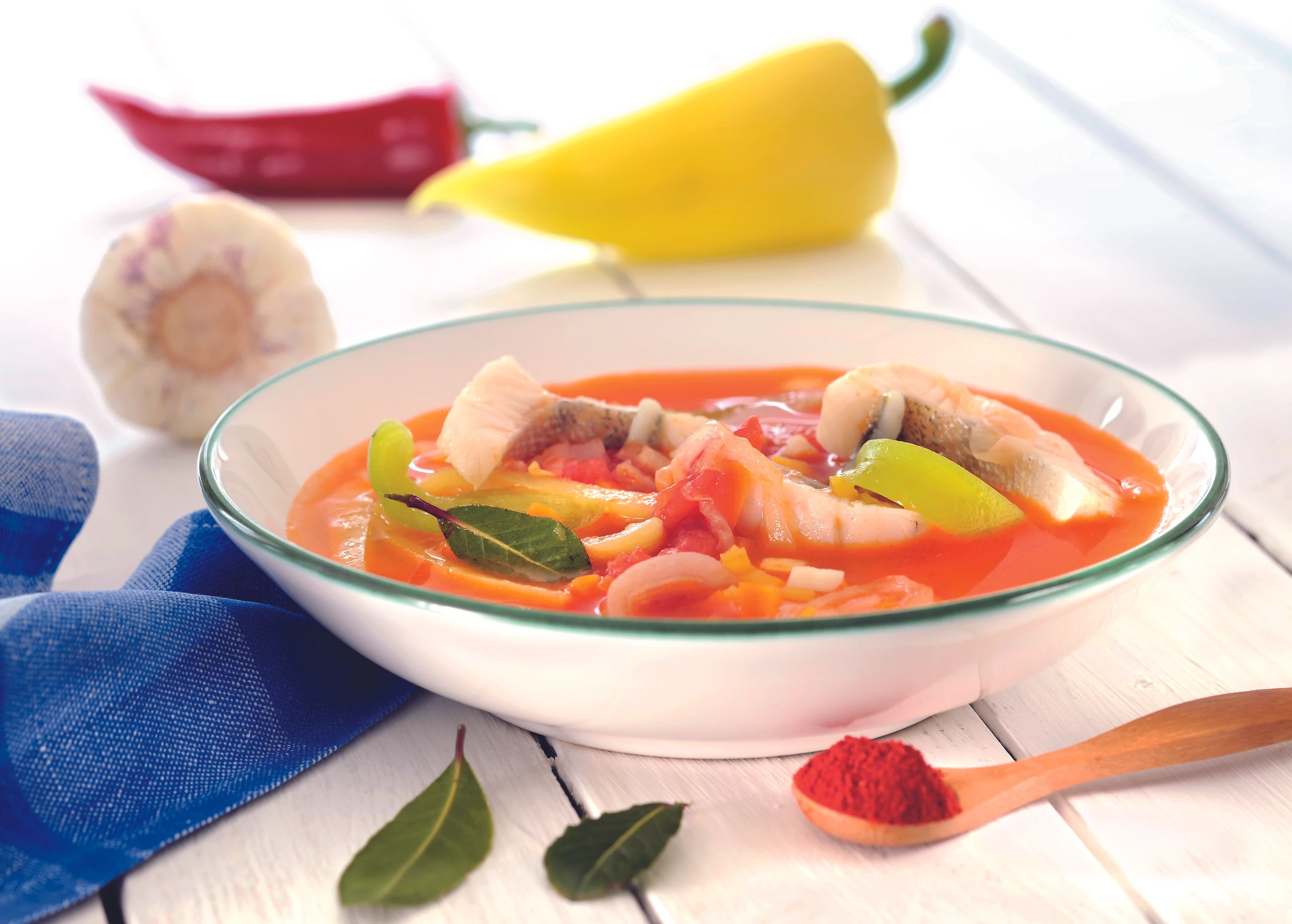 Halászlé: Ungarische Fischsuppe