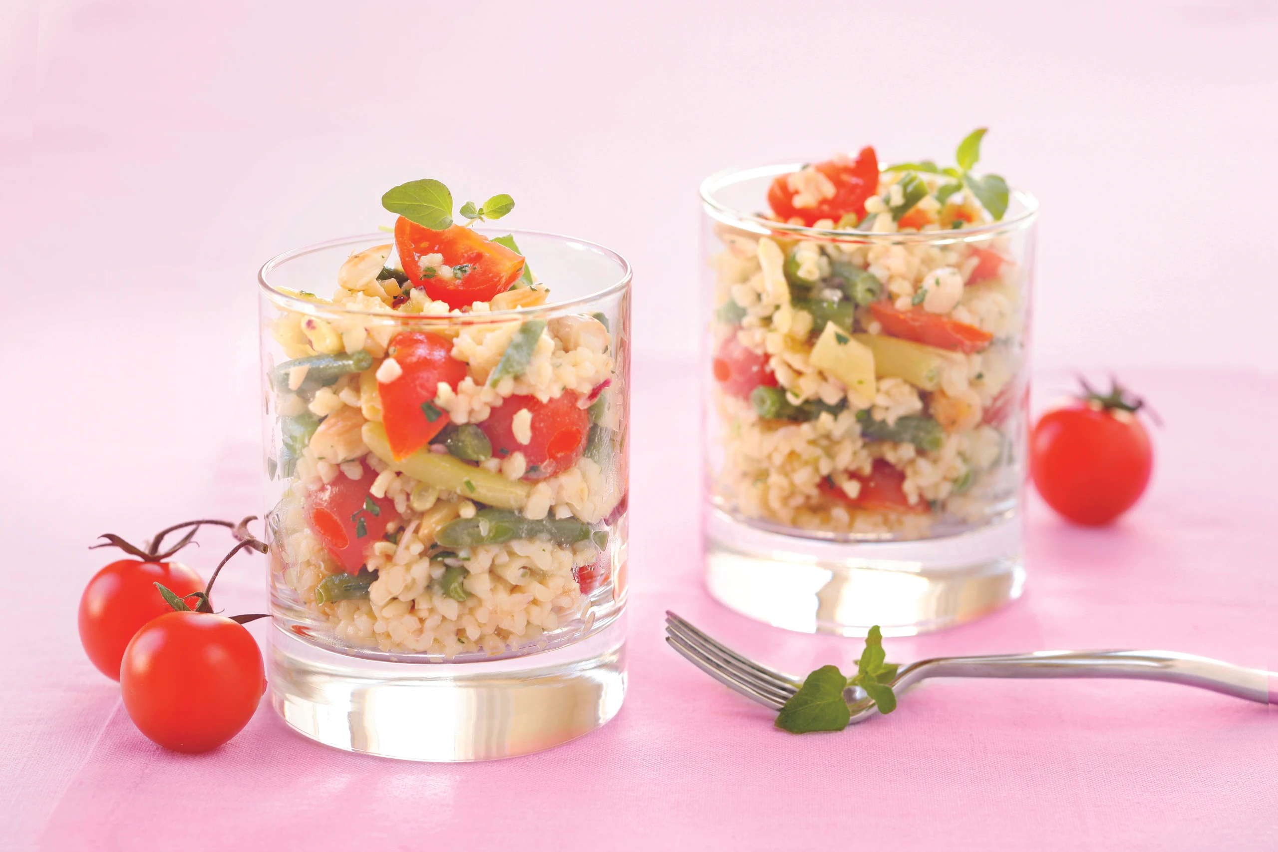 Bulgur-Salat mit Fisolen und Paradeisern