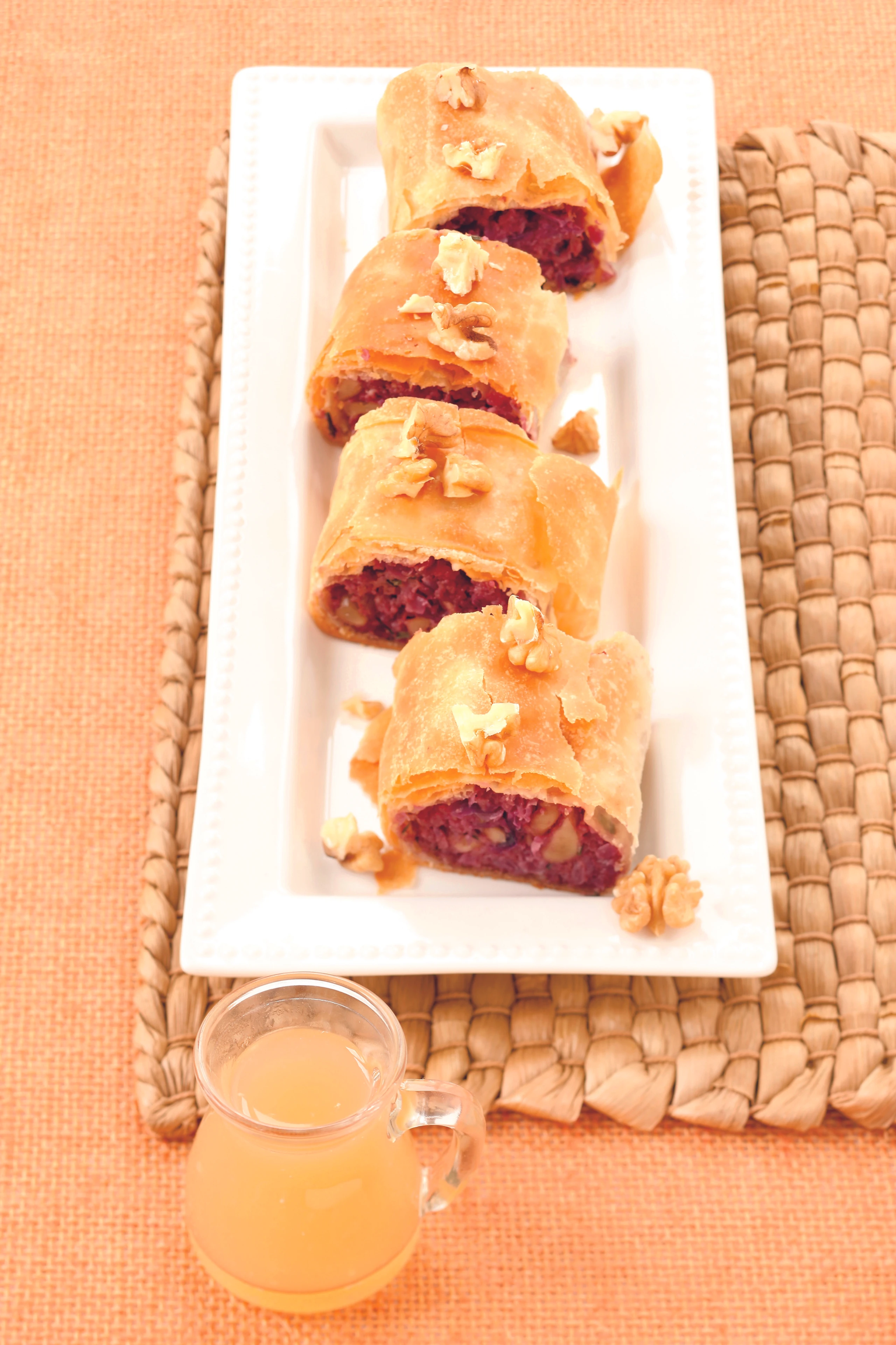 Rotkrautstrudel mit Nüssen