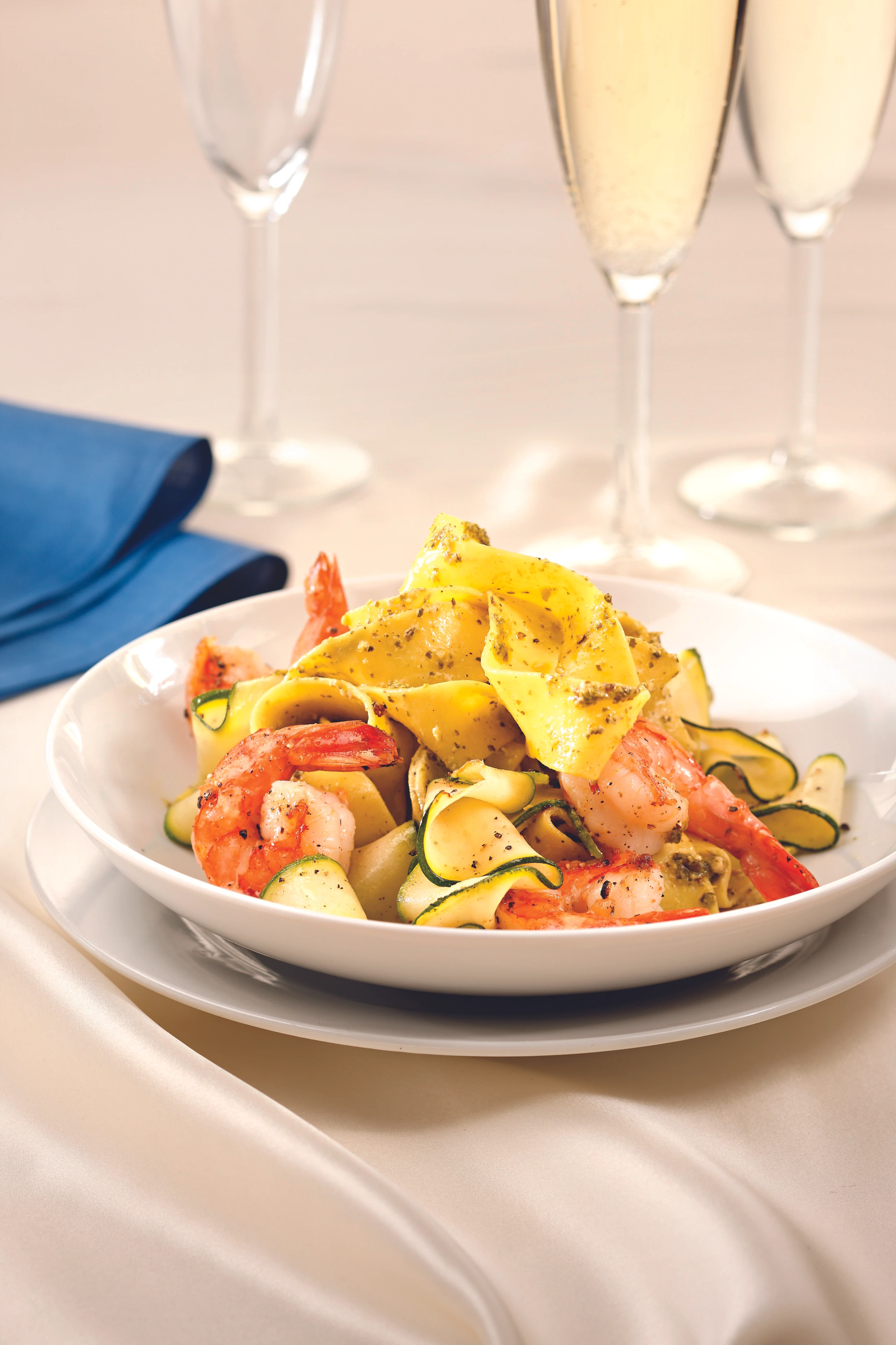 Pappardelle mit Garnelen und Pesto