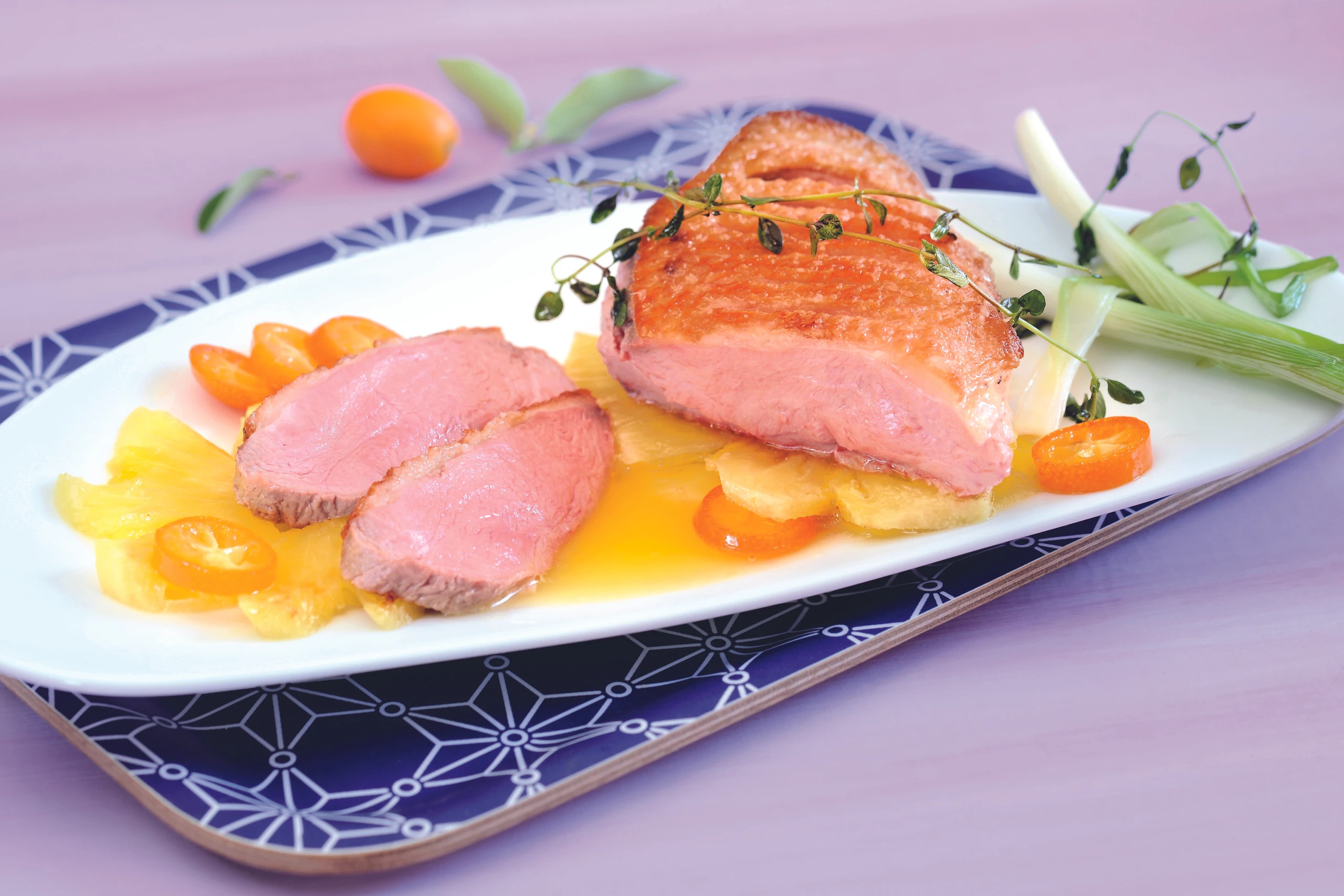 Entenbrust mit Ananas und Kumquats