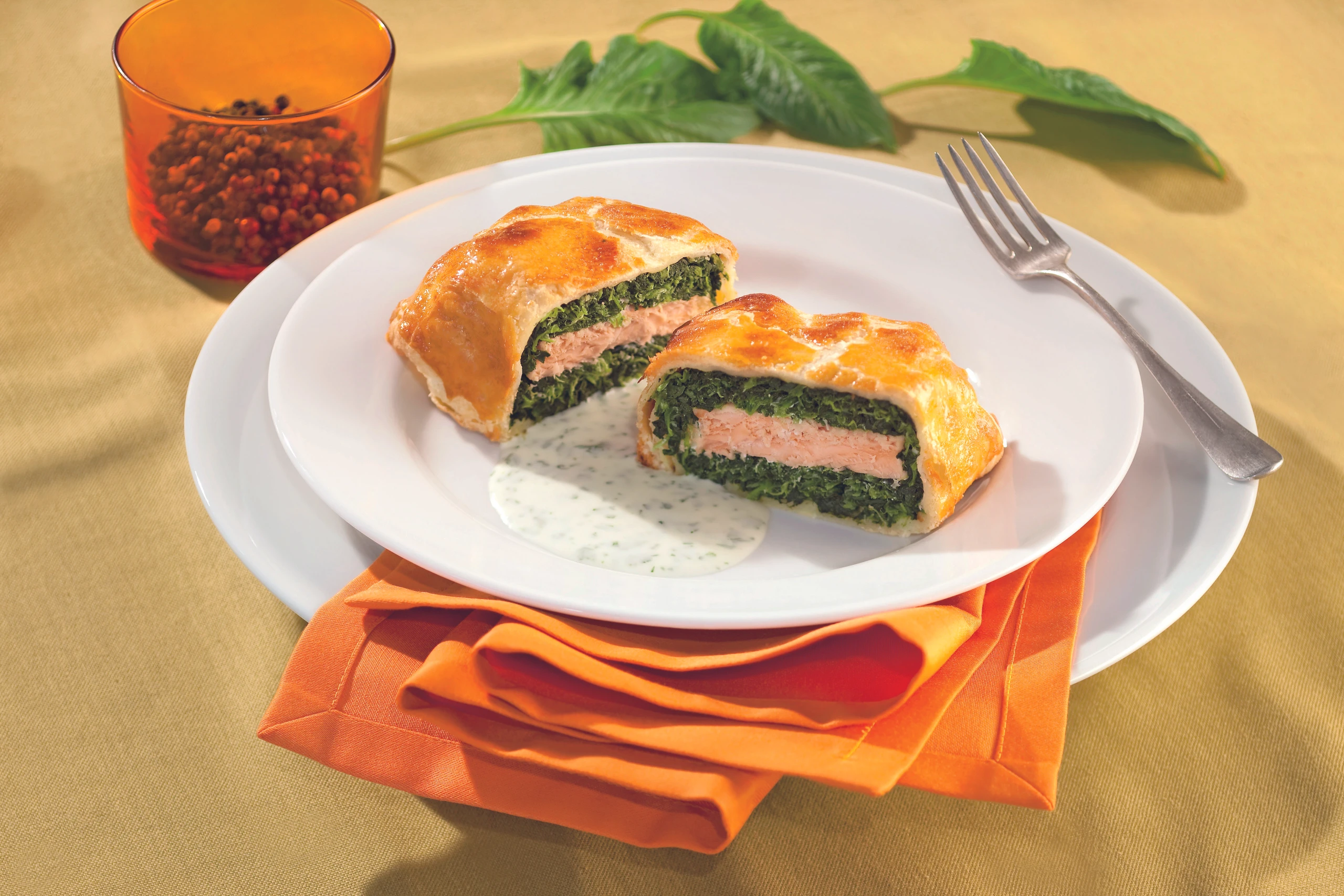 Lachs im Blätterteig mit Kräutersauce