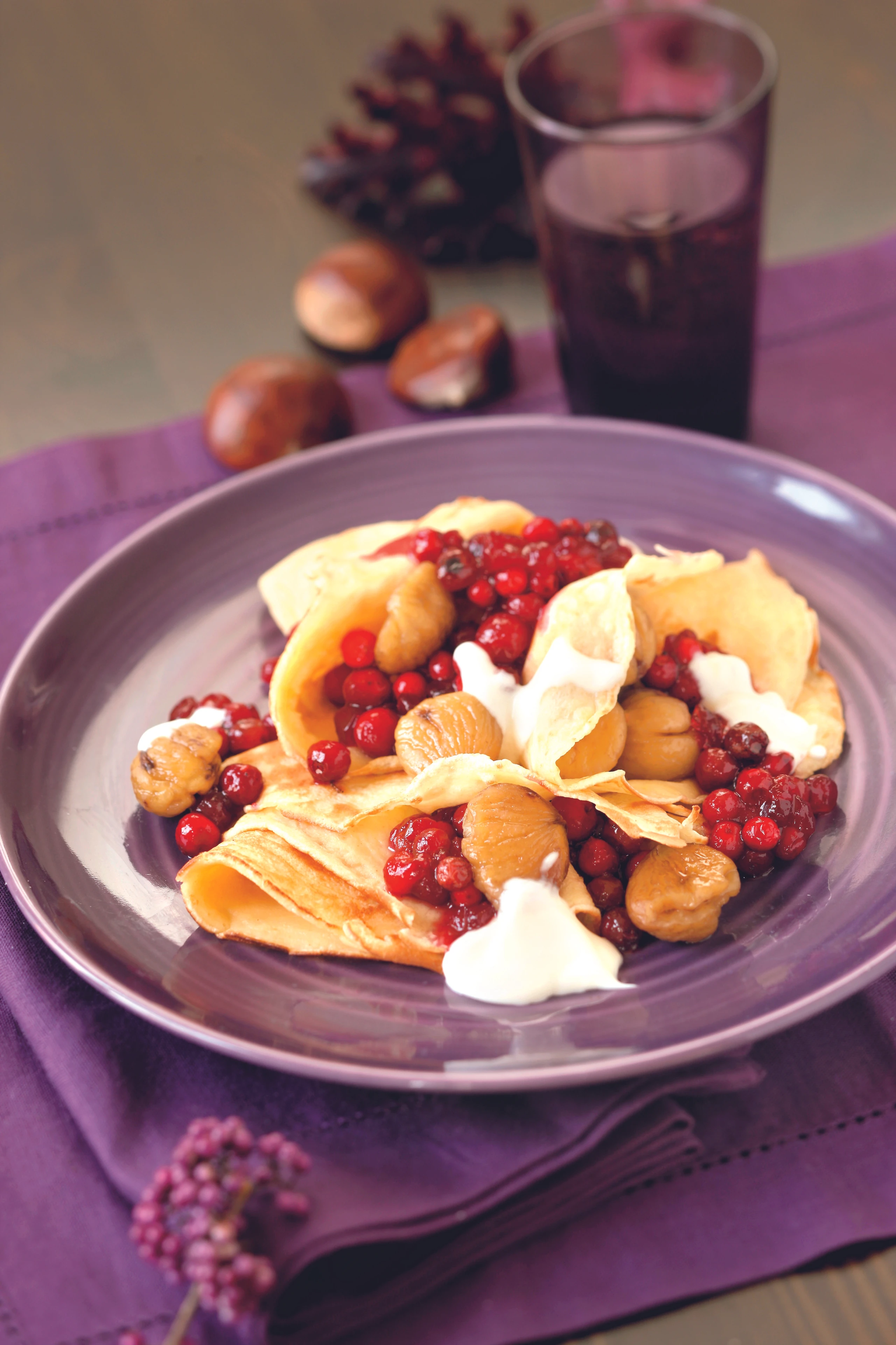 Maroni-Palatschinken mit Preiselbeeren