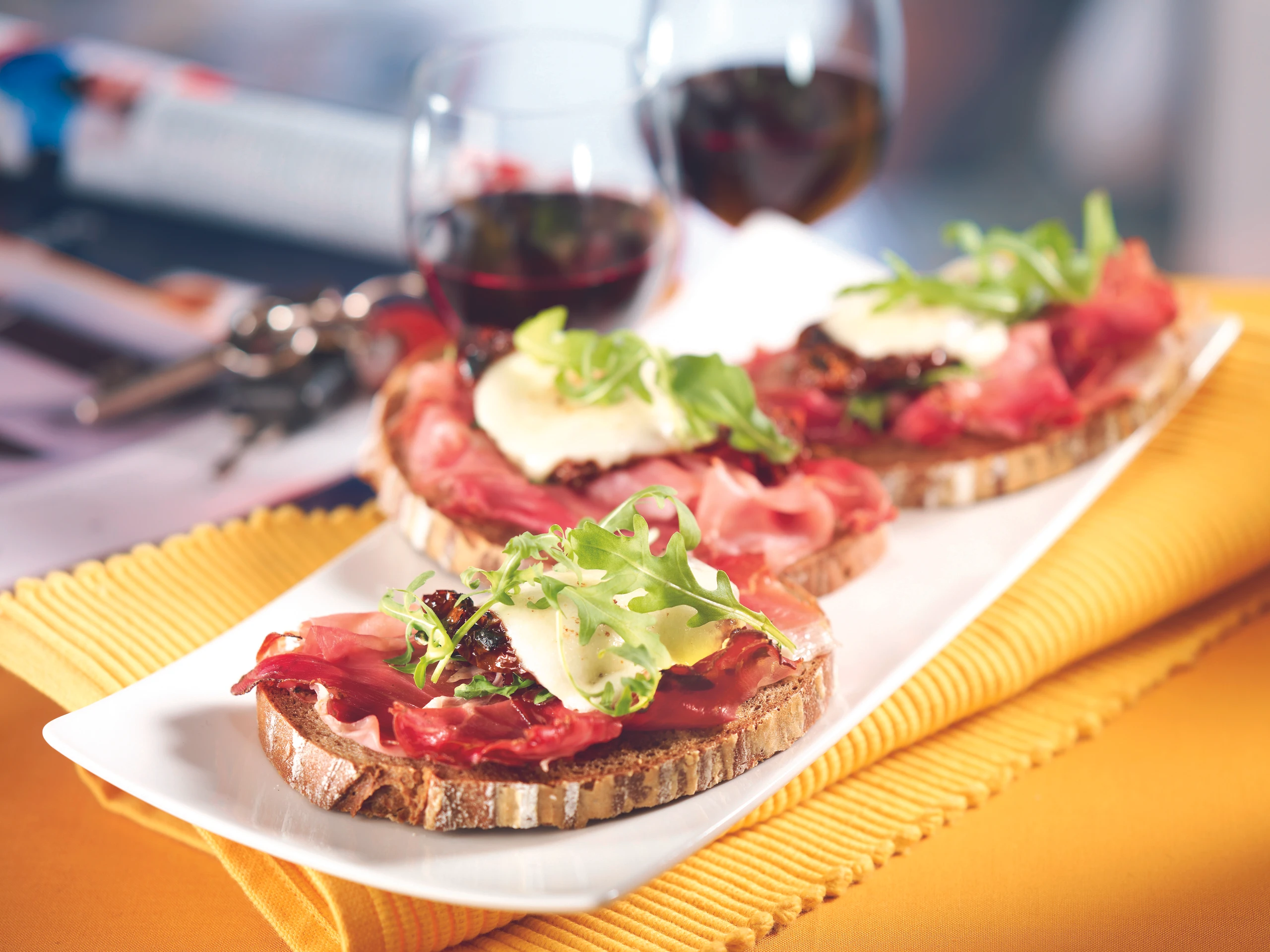 Schwarzbrot mit Prosciutto