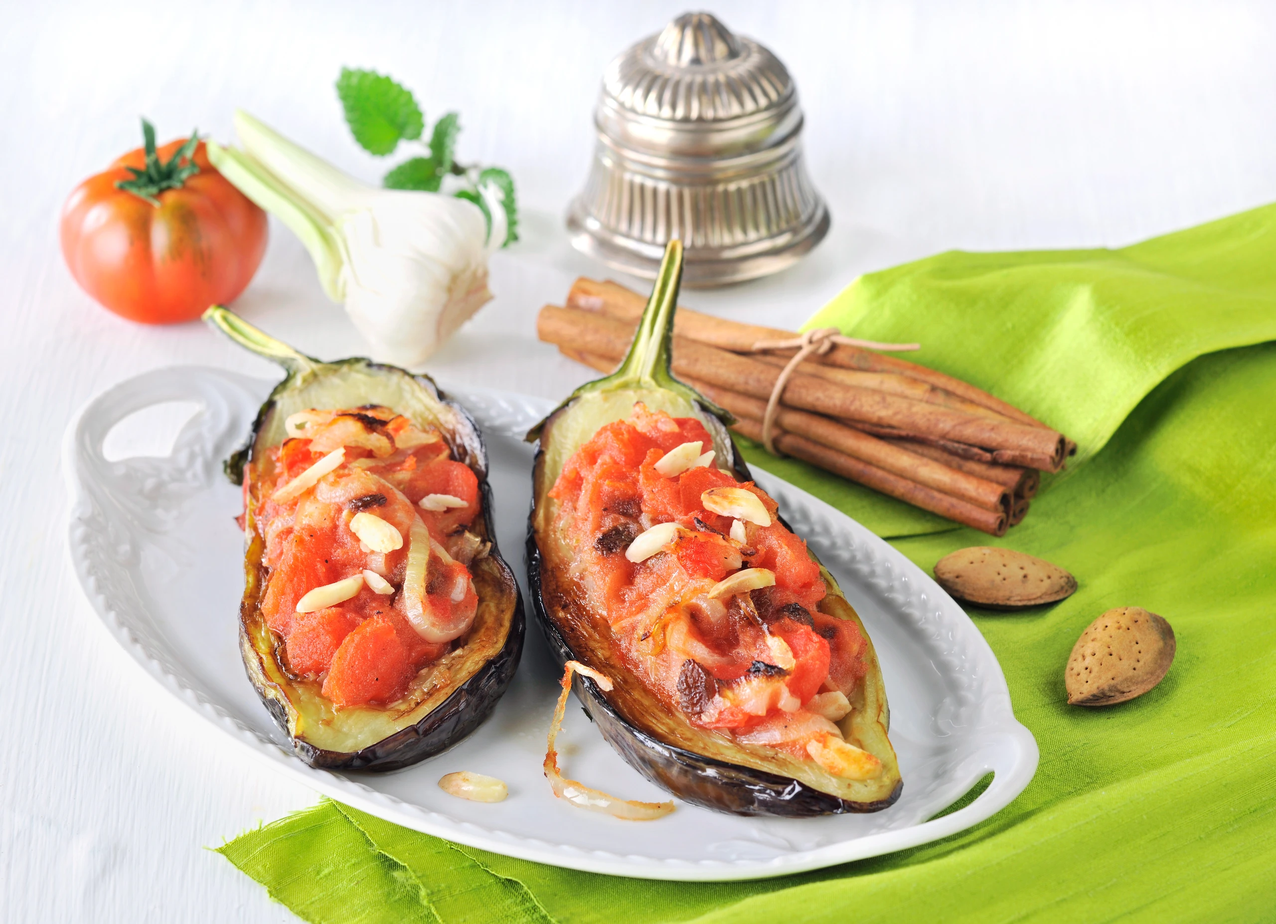 Vegetarisch gefüllte Melanzani aus dem Orient