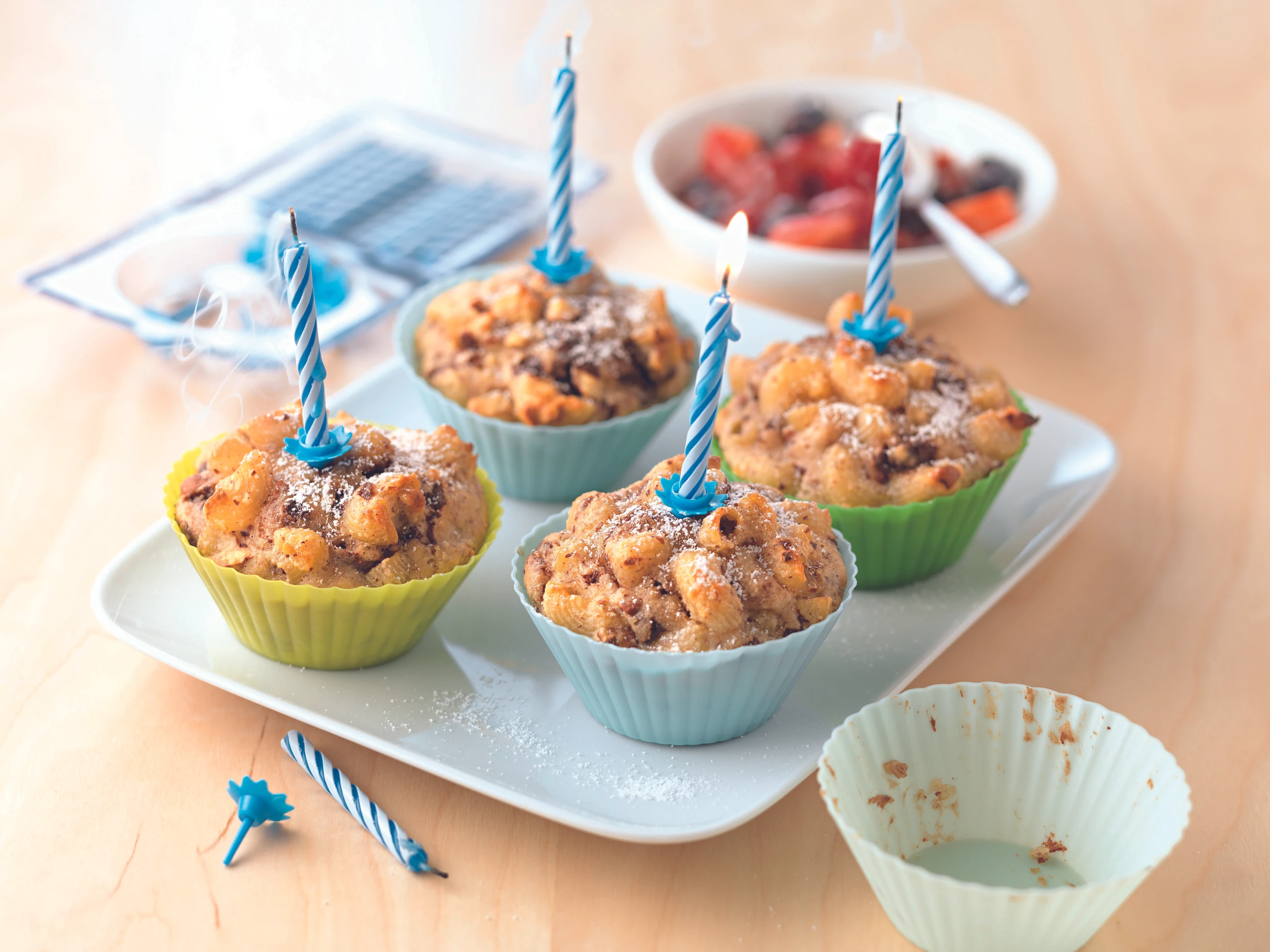 Süße Nudelmuffins mit Beeren