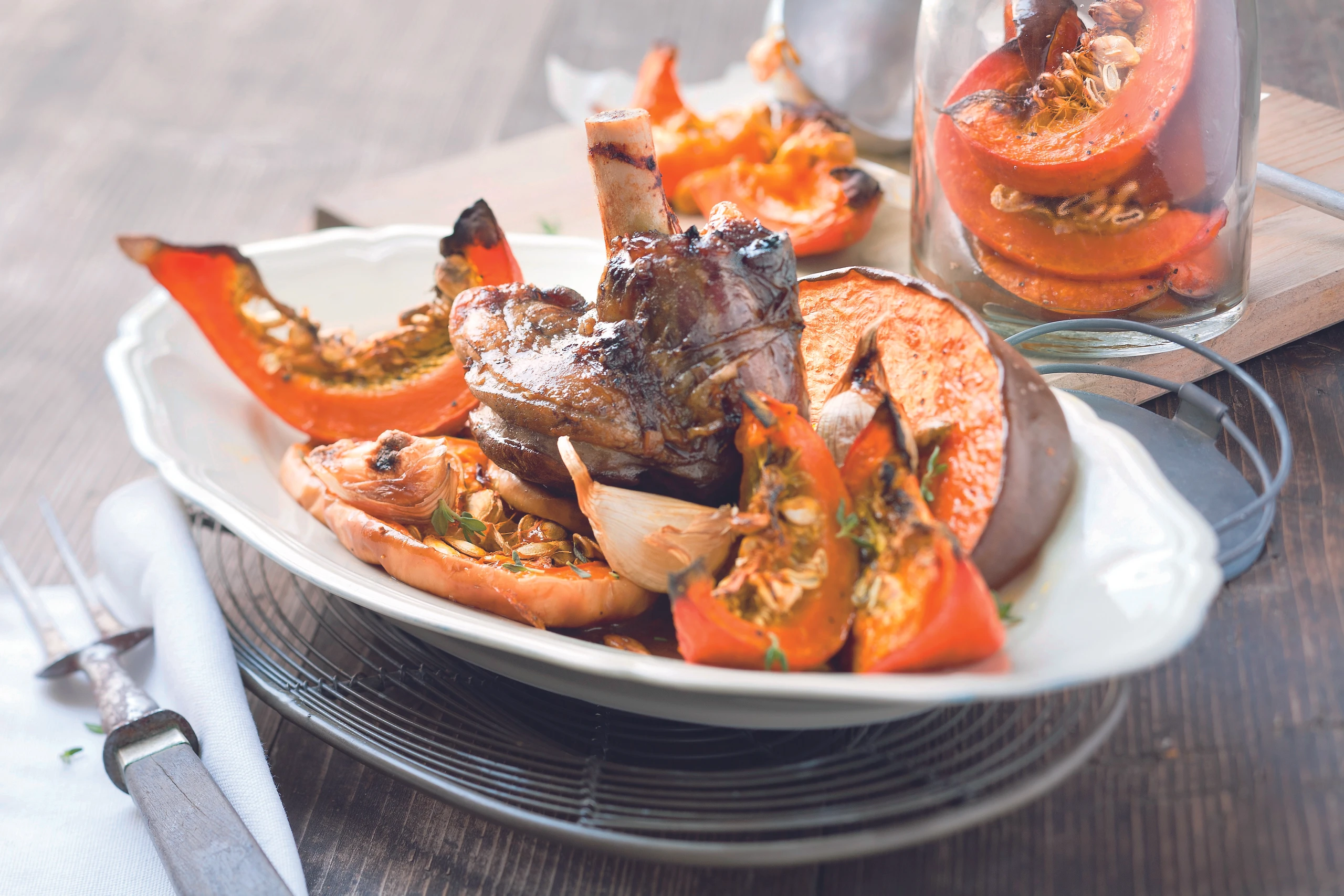 Lammstelzen mit Ofenkürbis