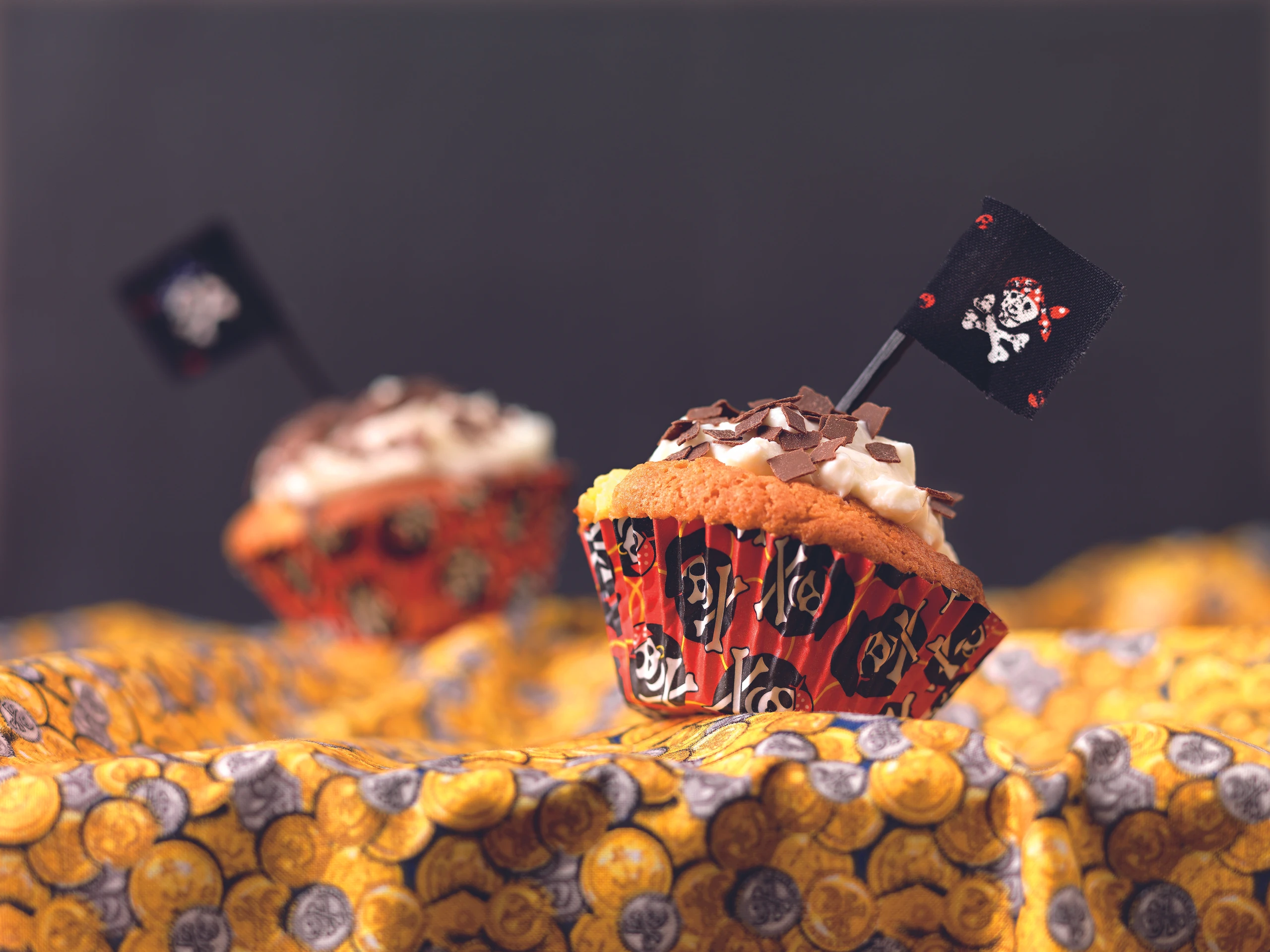 Kokos-Cupcakes mit Ananas