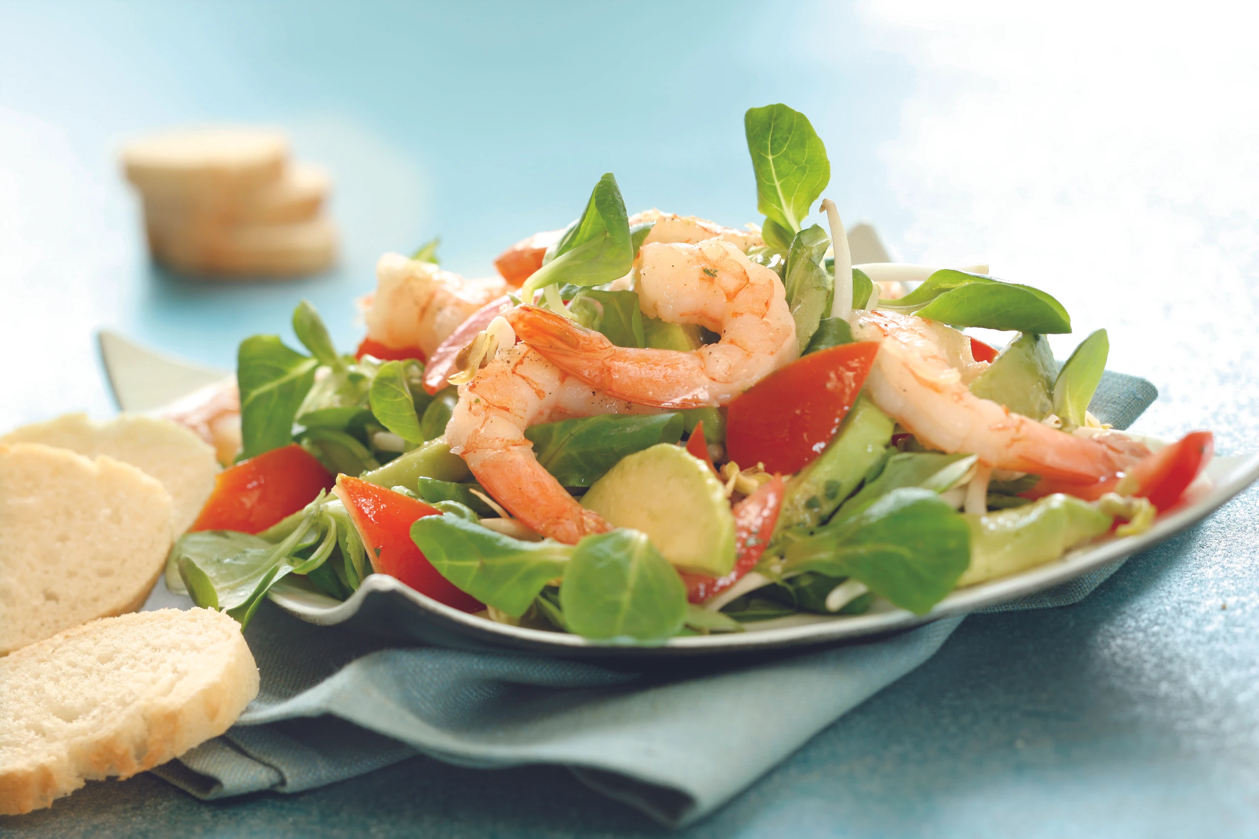 Avocado-Vogerlsalat mit Shrimps