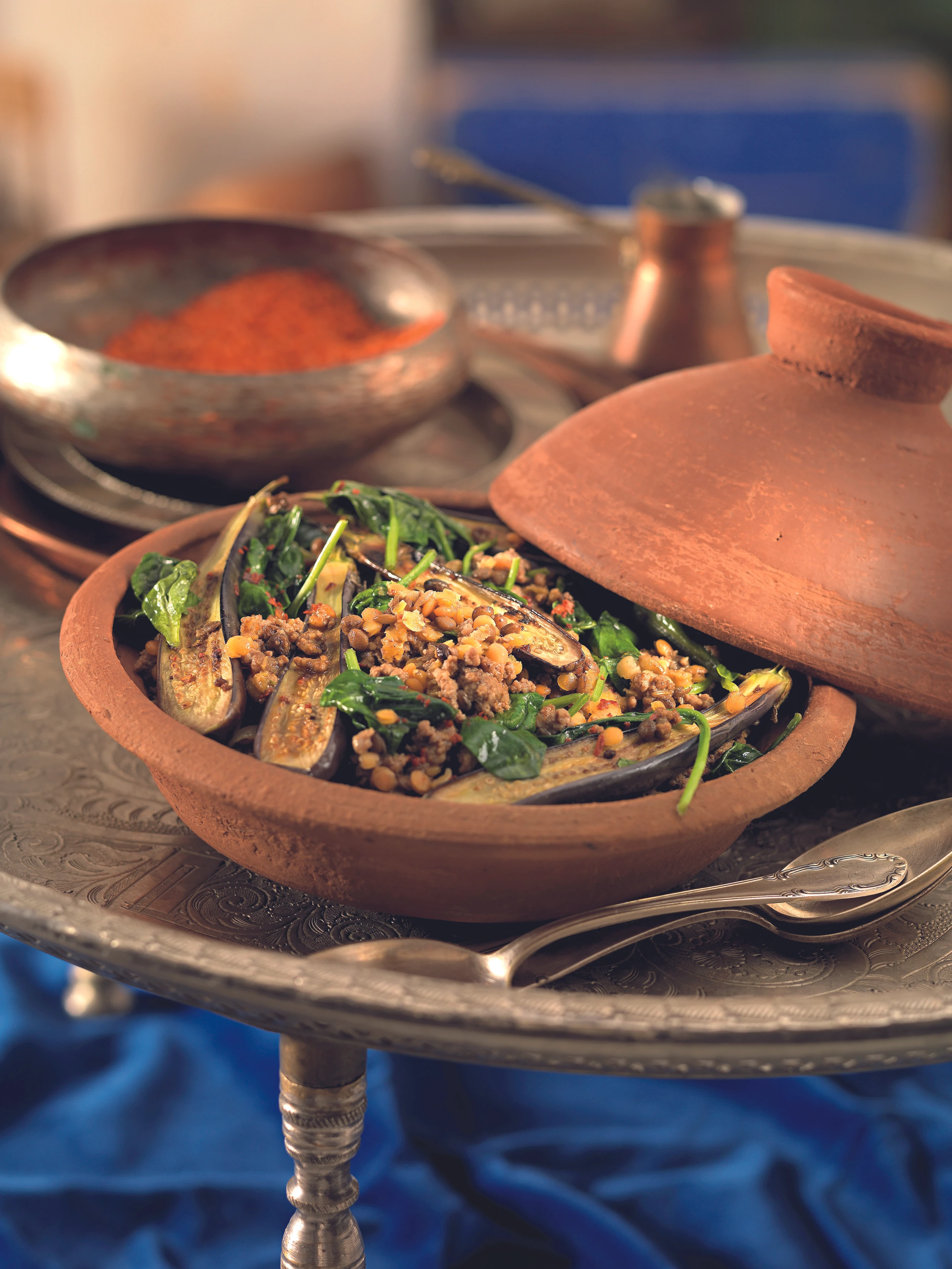 Tajine mit Faschiertem, Linsen, Melanzani und Spinat
