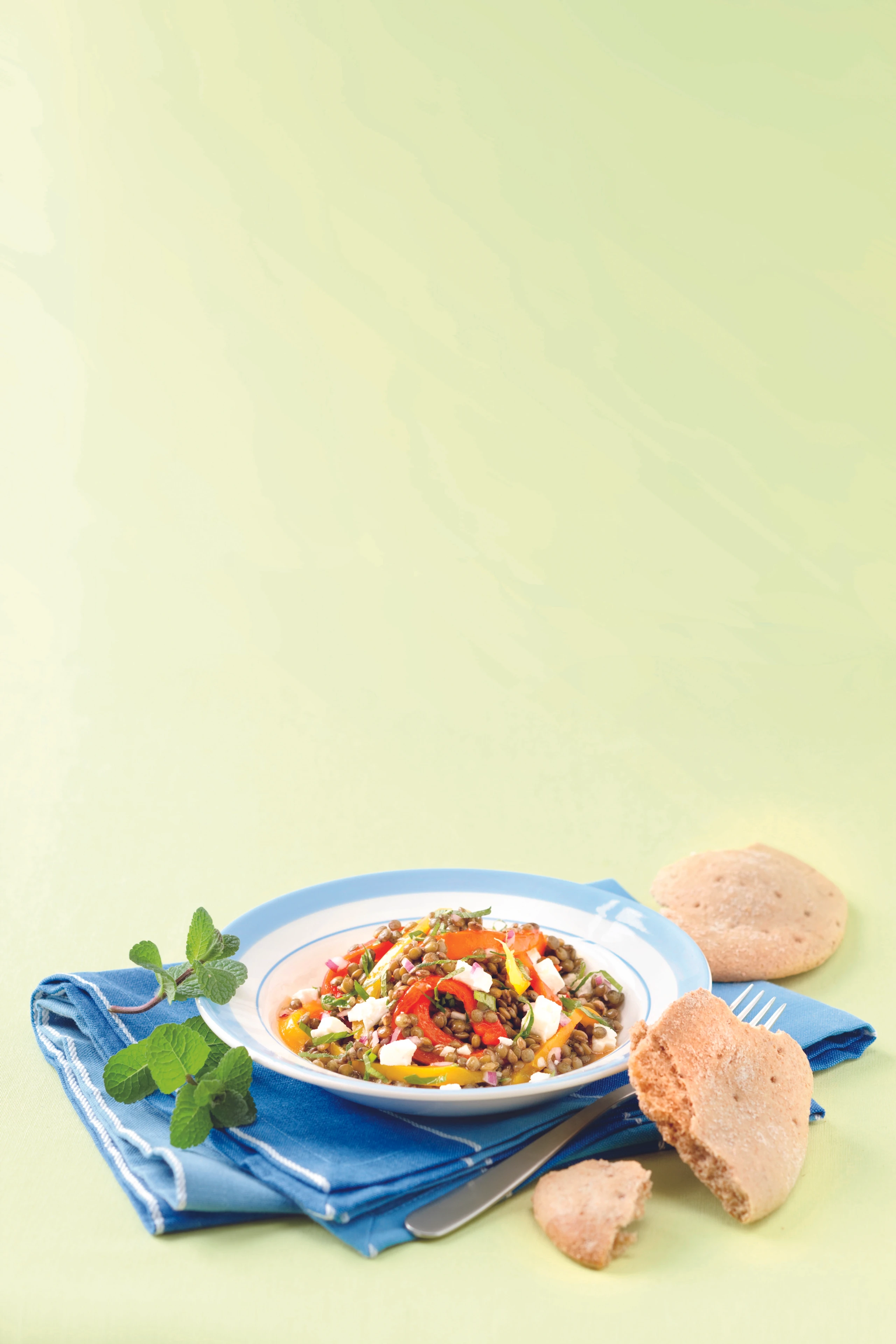 Linsen-Paprika-Salat mit Schafkäse