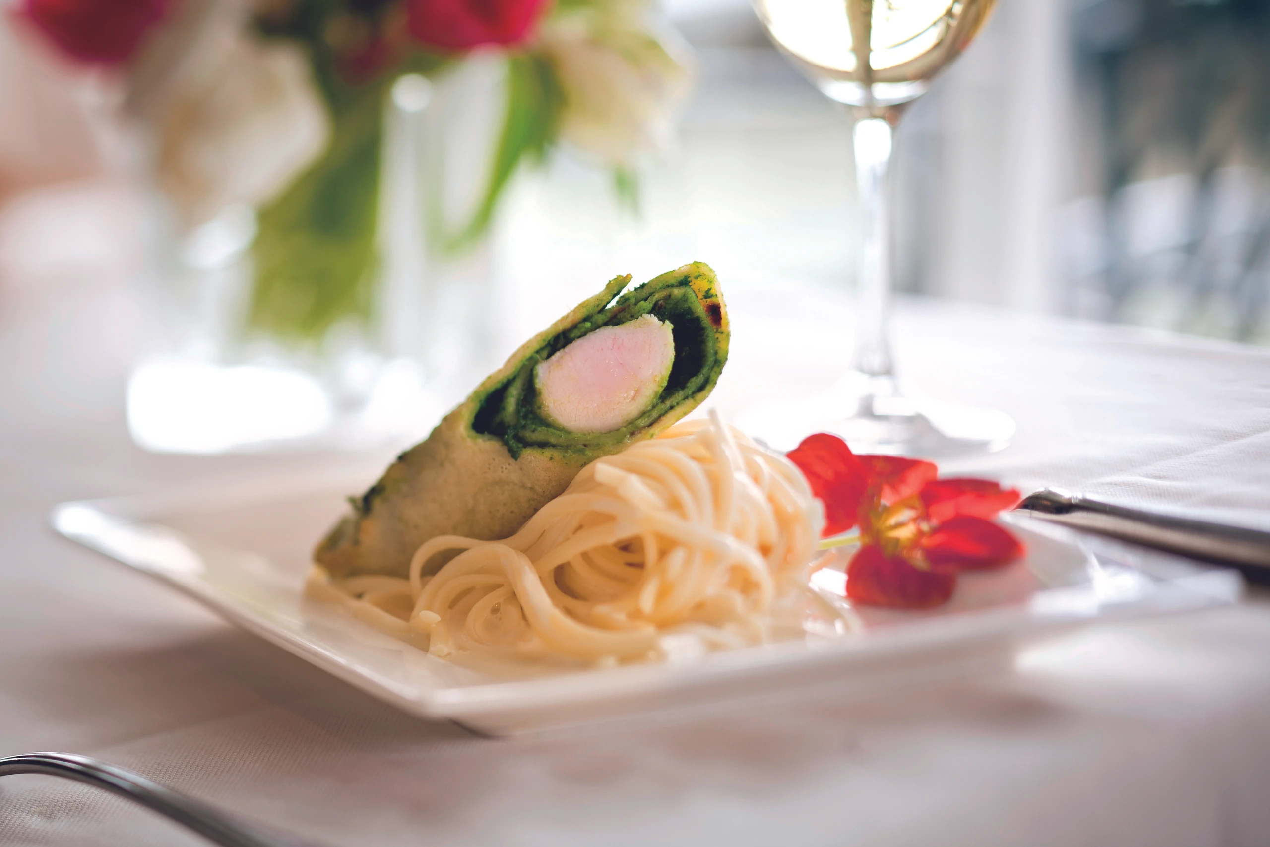 Kaninchen-Kressepalatschinken mit Tagliatelle