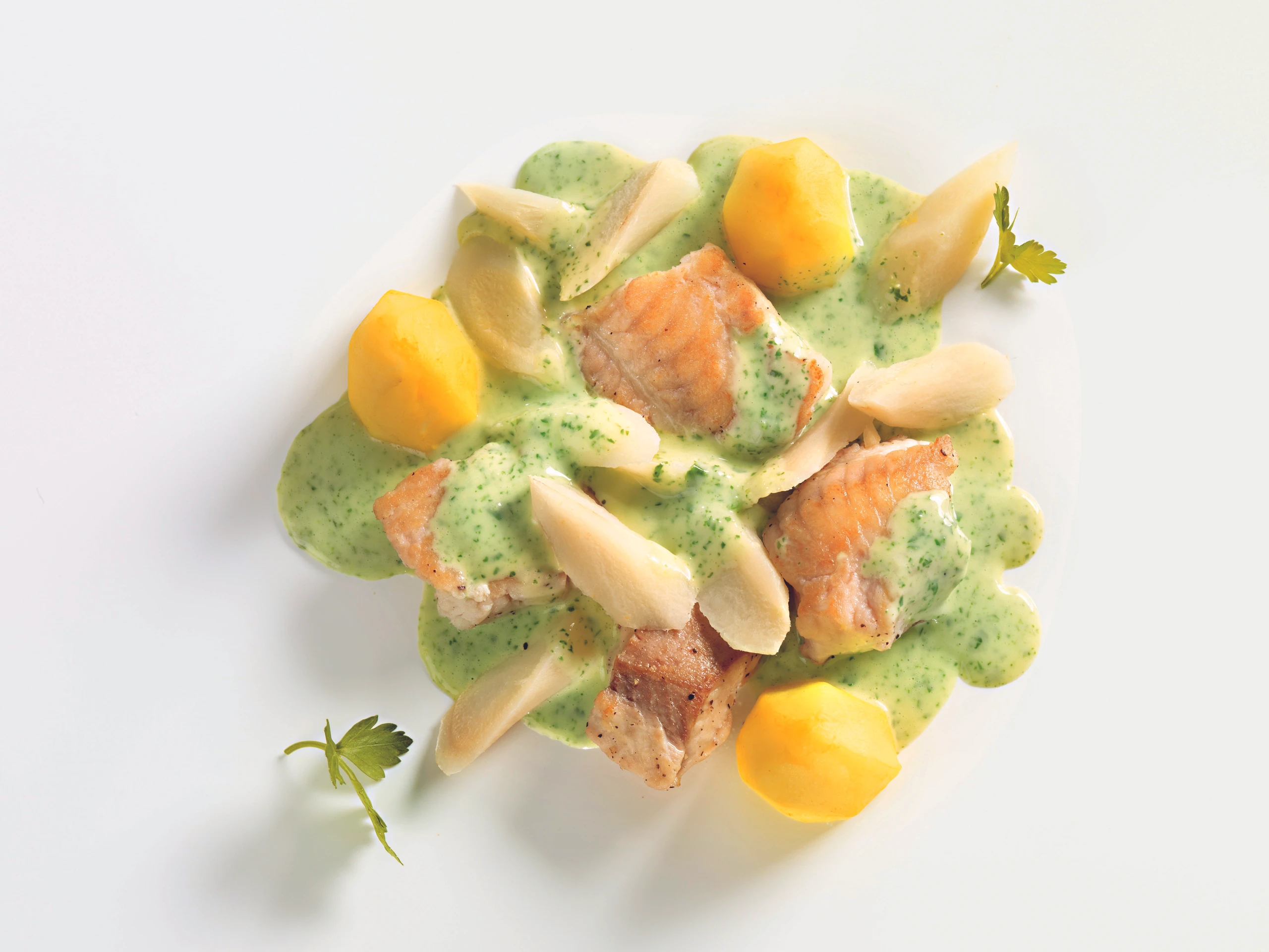 Welseintopf mit Petersilwurzeln und Erdäpfeln