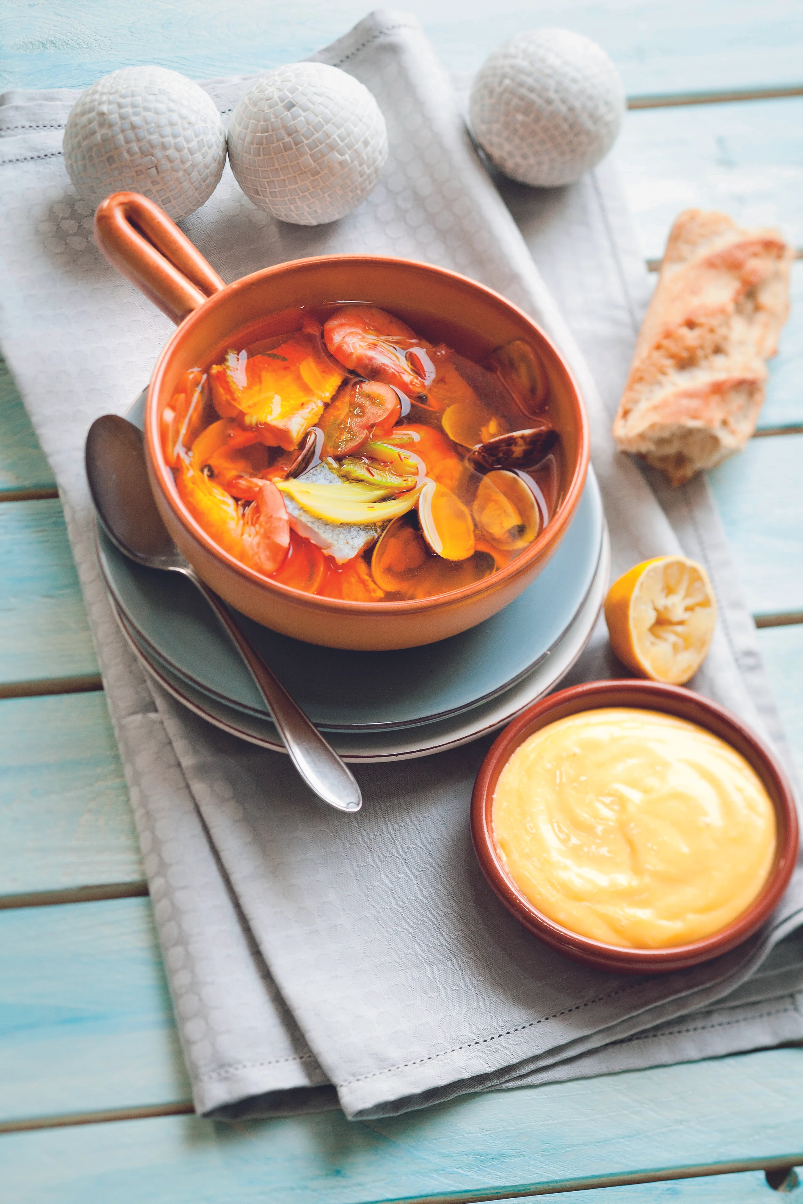 Fischsuppe mit Garnelen, Safran und Fenchel