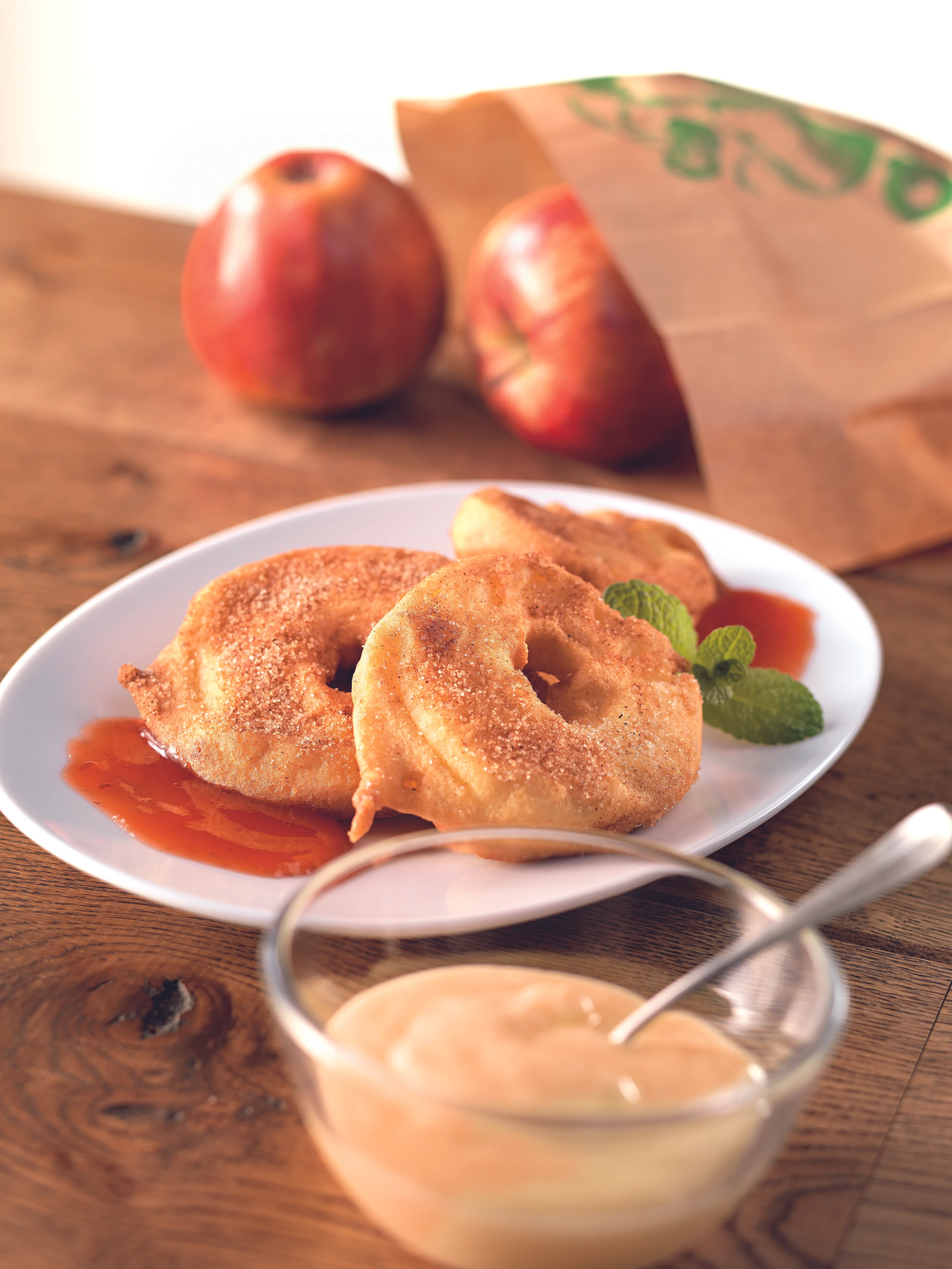 Apfelküchlein mit Zimtzucker
