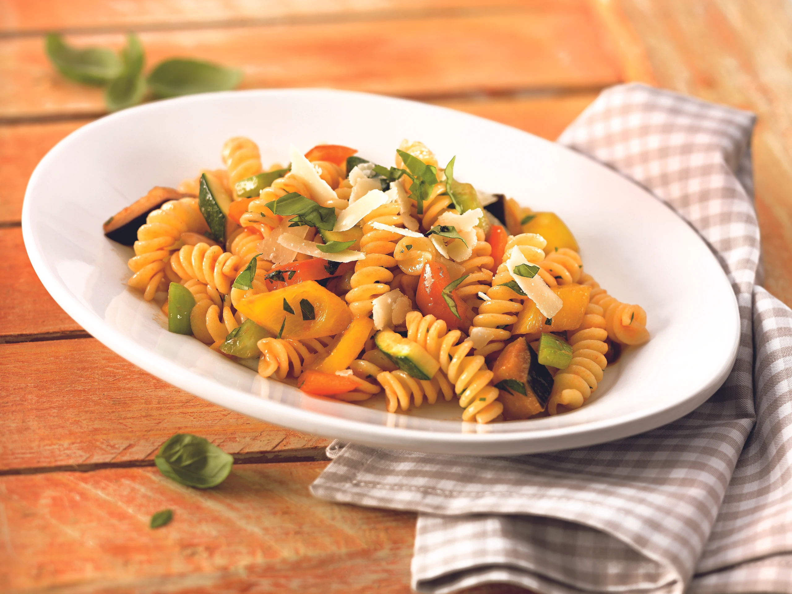 Fusilli mit mediterranem Gemüse und Grana