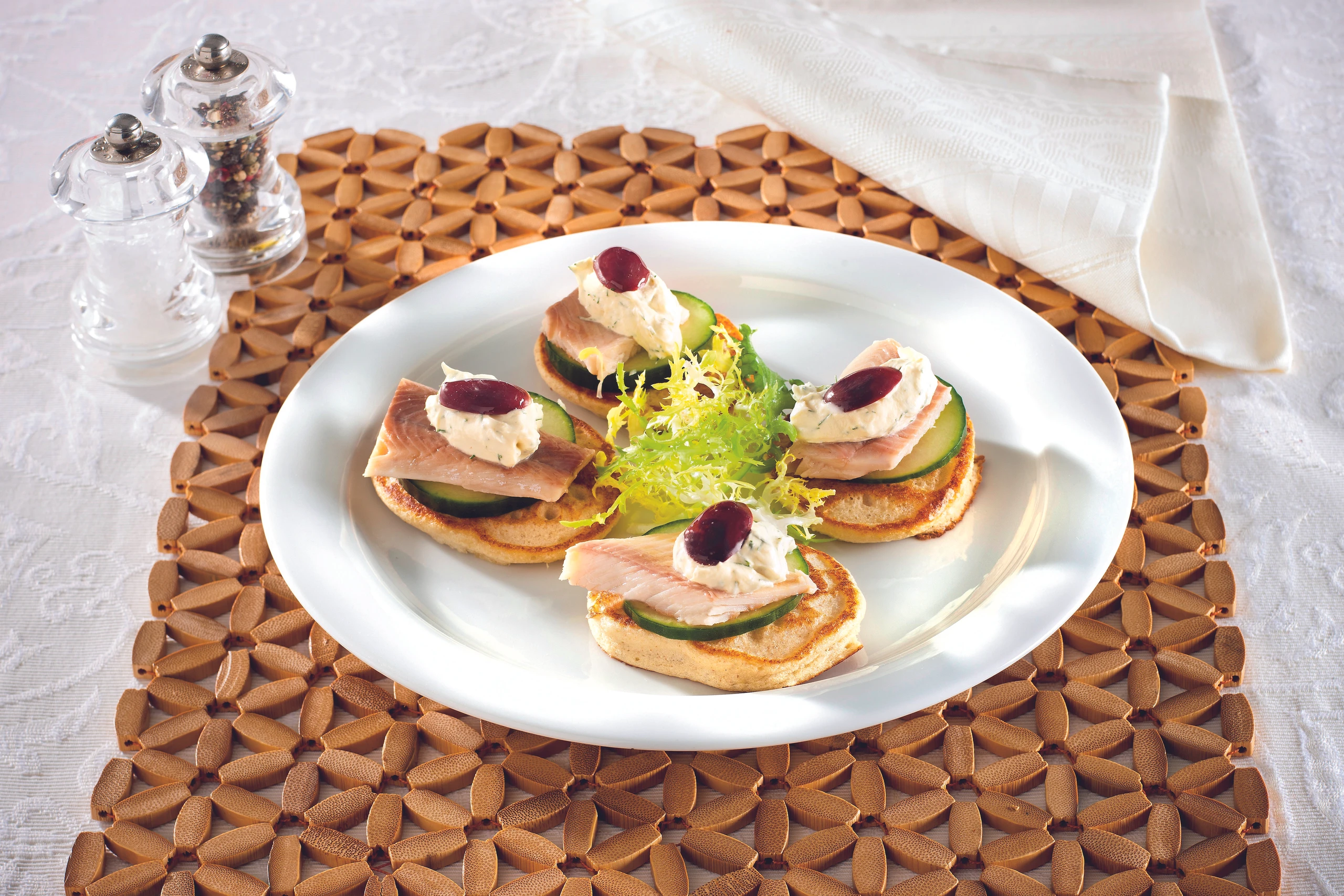 Blinis mit Räucherforelle