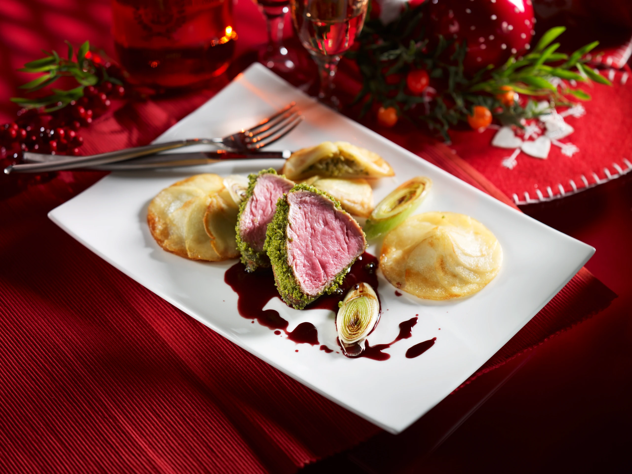 Kalbsfilet mit Kräuter-Pistazienkruste