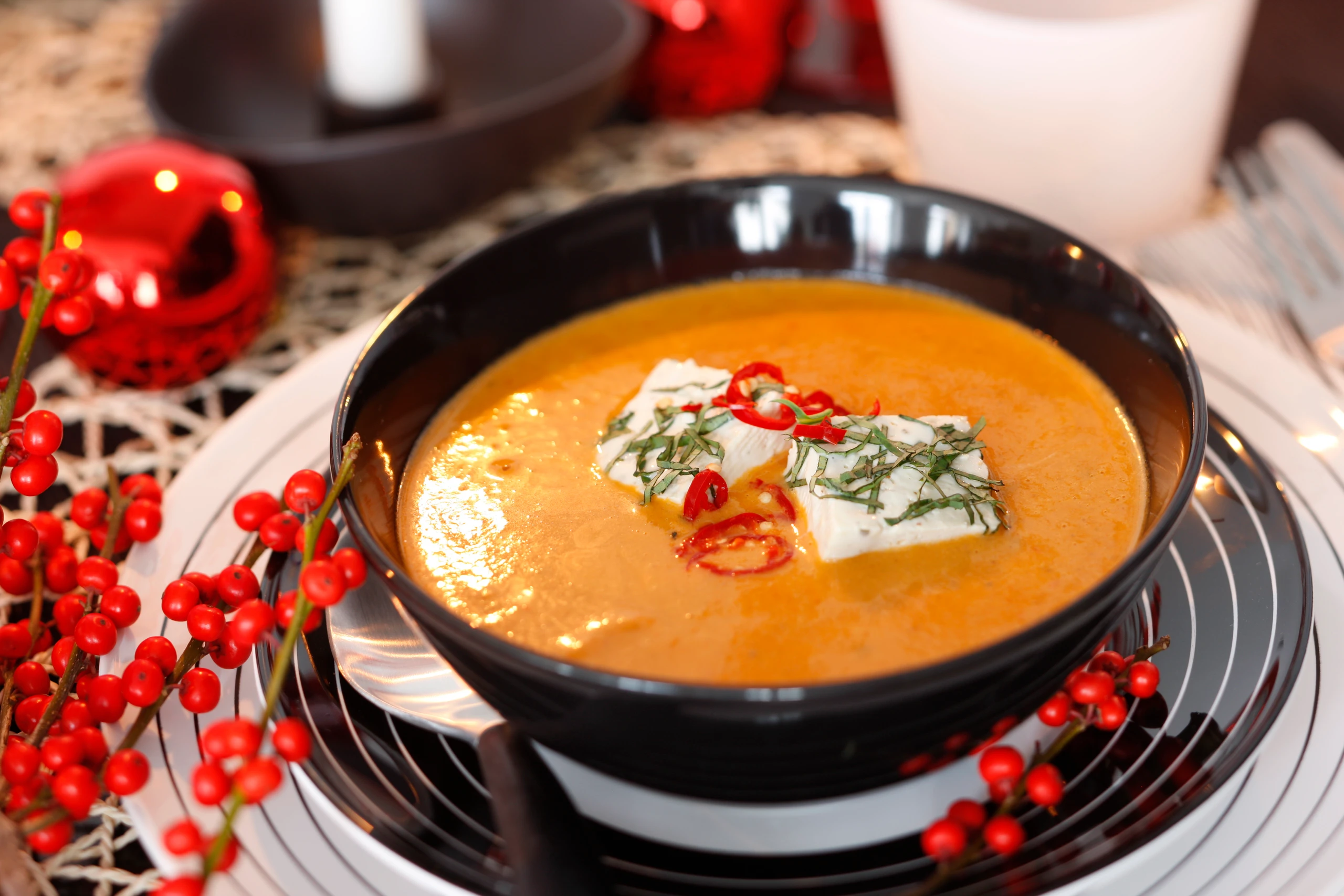 Scharfe Tomatensuppe mit Kokos